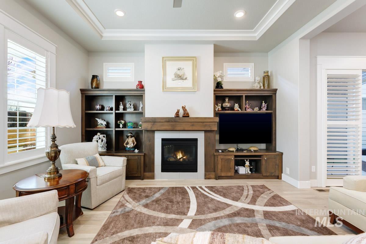 410 W Lockhart Lane, Meridian, Idaho 83646, 2 Bedrooms, 2 Bathrooms, Residential For Sale, Price $547,777,MLS 98974042