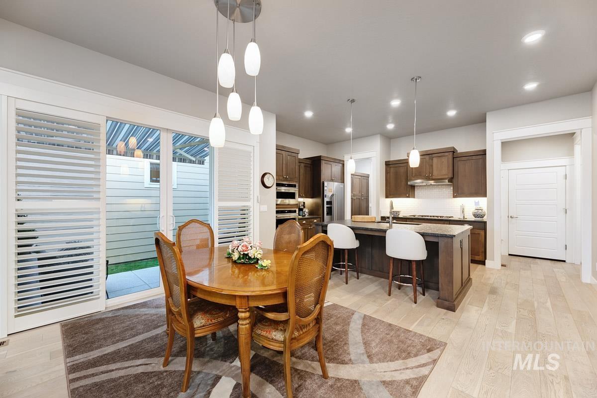 410 W Lockhart Lane, Meridian, Idaho 83646, 2 Bedrooms, 2 Bathrooms, Residential For Sale, Price $547,777,MLS 98974042