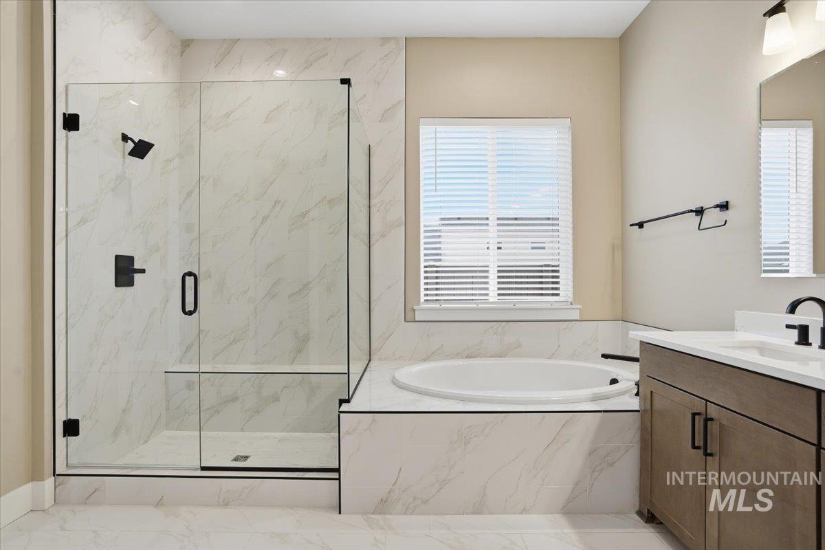 2422 N Kenora Ave, Star, Idaho 83669, 4 Bedrooms, 3.5 Bathrooms, Residential For Sale, Price $799,990,MLS 98974045