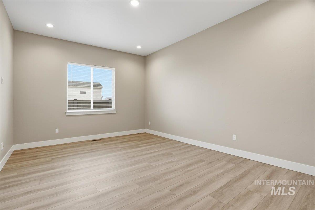 2422 N Kenora Ave, Star, Idaho 83669, 4 Bedrooms, 3.5 Bathrooms, Residential For Sale, Price $799,990,MLS 98974045