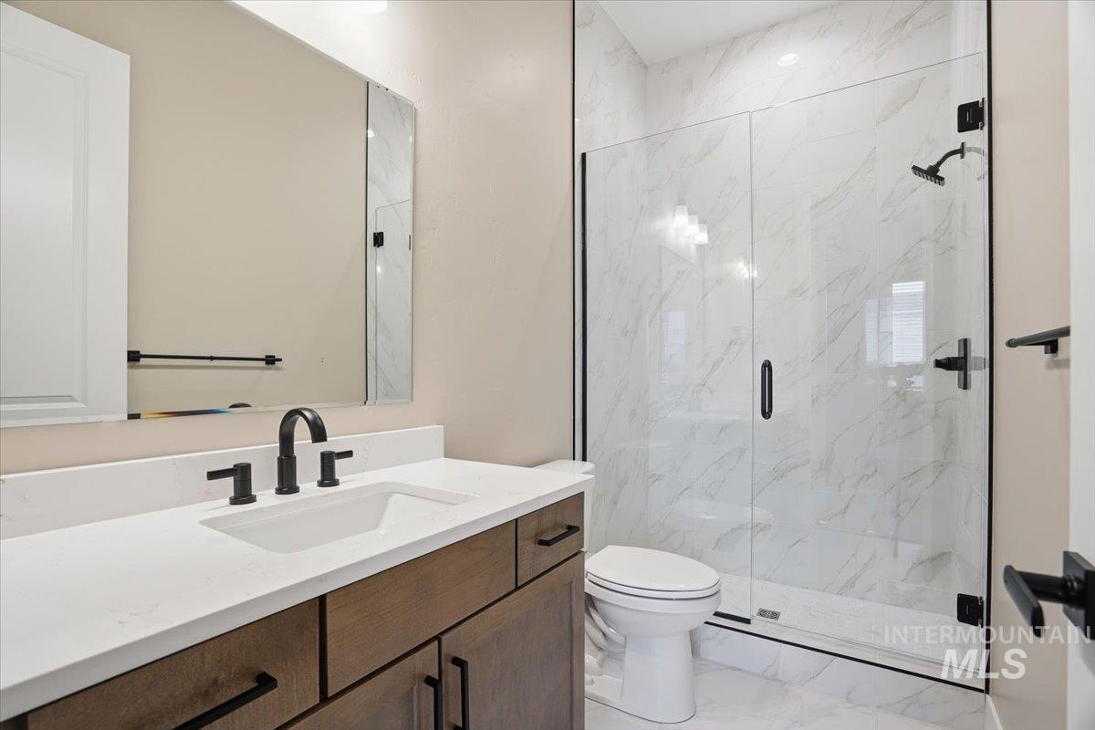 2422 N Kenora Ave, Star, Idaho 83669, 4 Bedrooms, 3.5 Bathrooms, Residential For Sale, Price $799,990,MLS 98974045