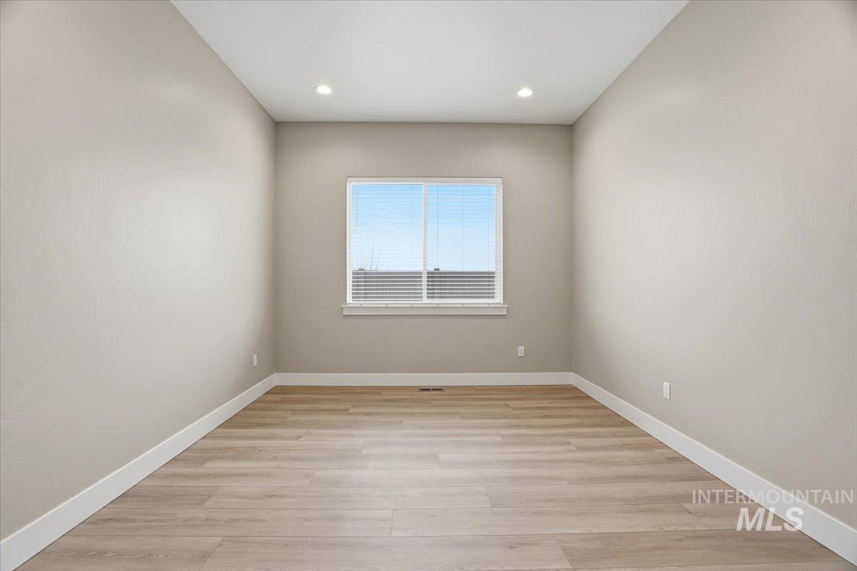 2422 N Kenora Ave, Star, Idaho 83669, 4 Bedrooms, 3.5 Bathrooms, Residential For Sale, Price $799,990,MLS 98974045