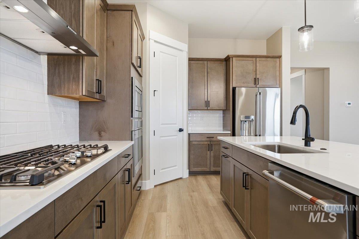 2422 N Kenora Ave, Star, Idaho 83669, 4 Bedrooms, 3.5 Bathrooms, Residential For Sale, Price $799,990,MLS 98974045