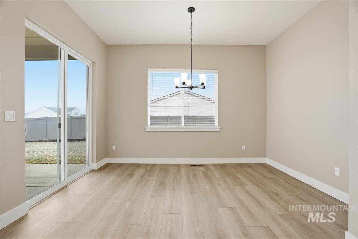 2422 N Kenora Ave, Star, Idaho 83669, 4 Bedrooms, 3.5 Bathrooms, Residential For Sale, Price $799,990,MLS 98974045