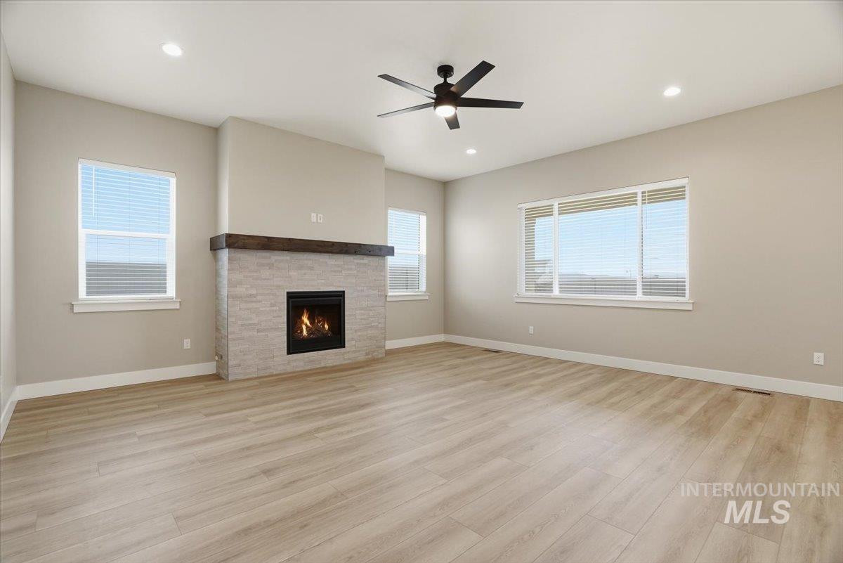 2422 N Kenora Ave, Star, Idaho 83669, 4 Bedrooms, 3.5 Bathrooms, Residential For Sale, Price $799,990,MLS 98974045