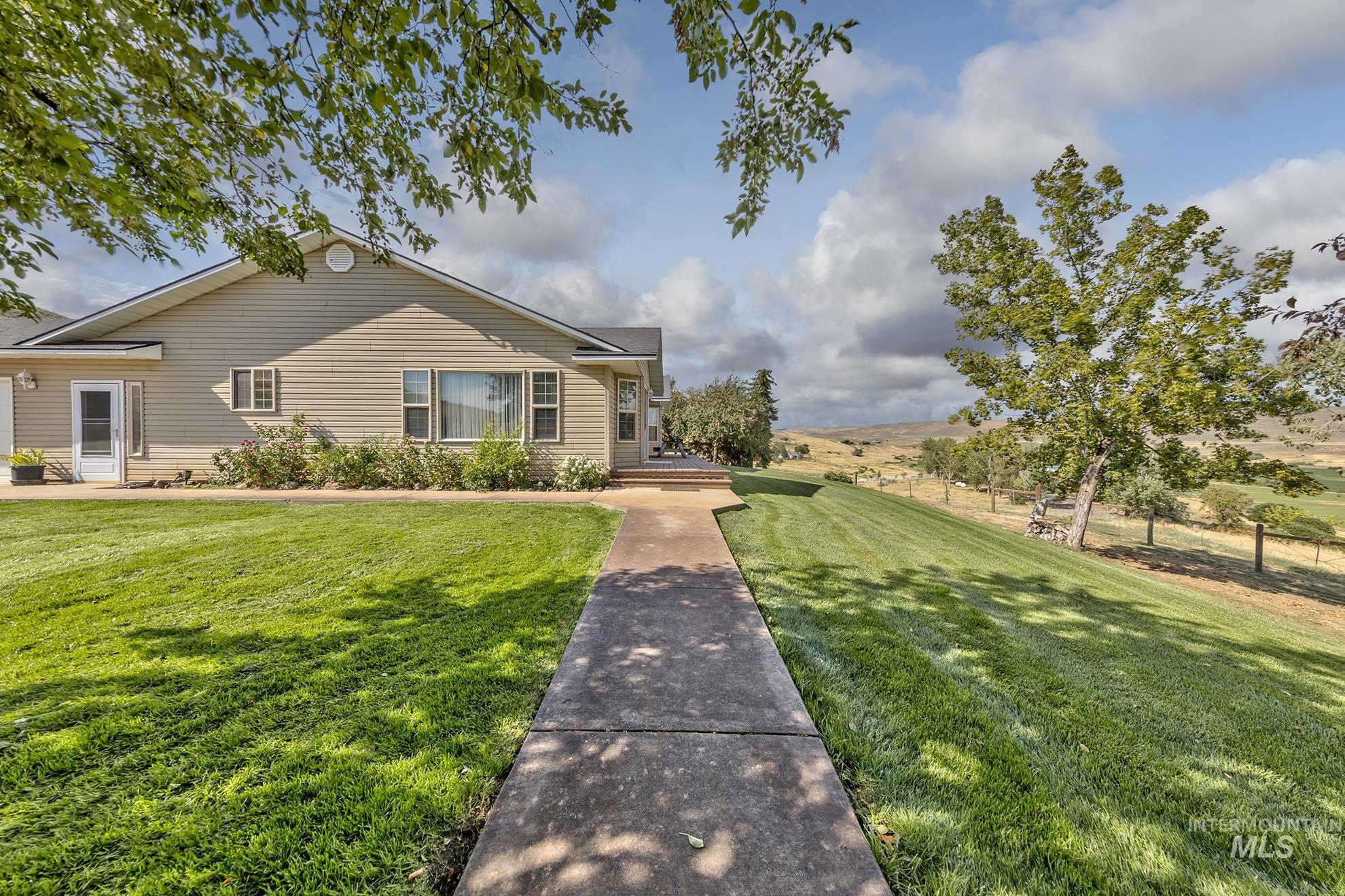 1715 Striker Lane, Weiser, Idaho 83672, 3 Bedrooms, 3 Bathrooms, Residential For Sale, Price $775,000,MLS 98974046