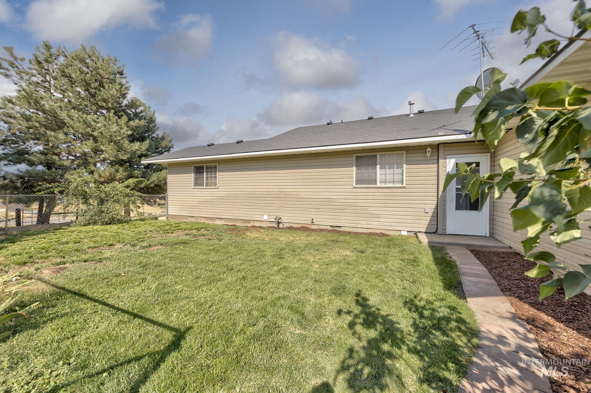 1715 Striker Lane, Weiser, Idaho 83672, 3 Bedrooms, 3 Bathrooms, Residential For Sale, Price $775,000,MLS 98974046