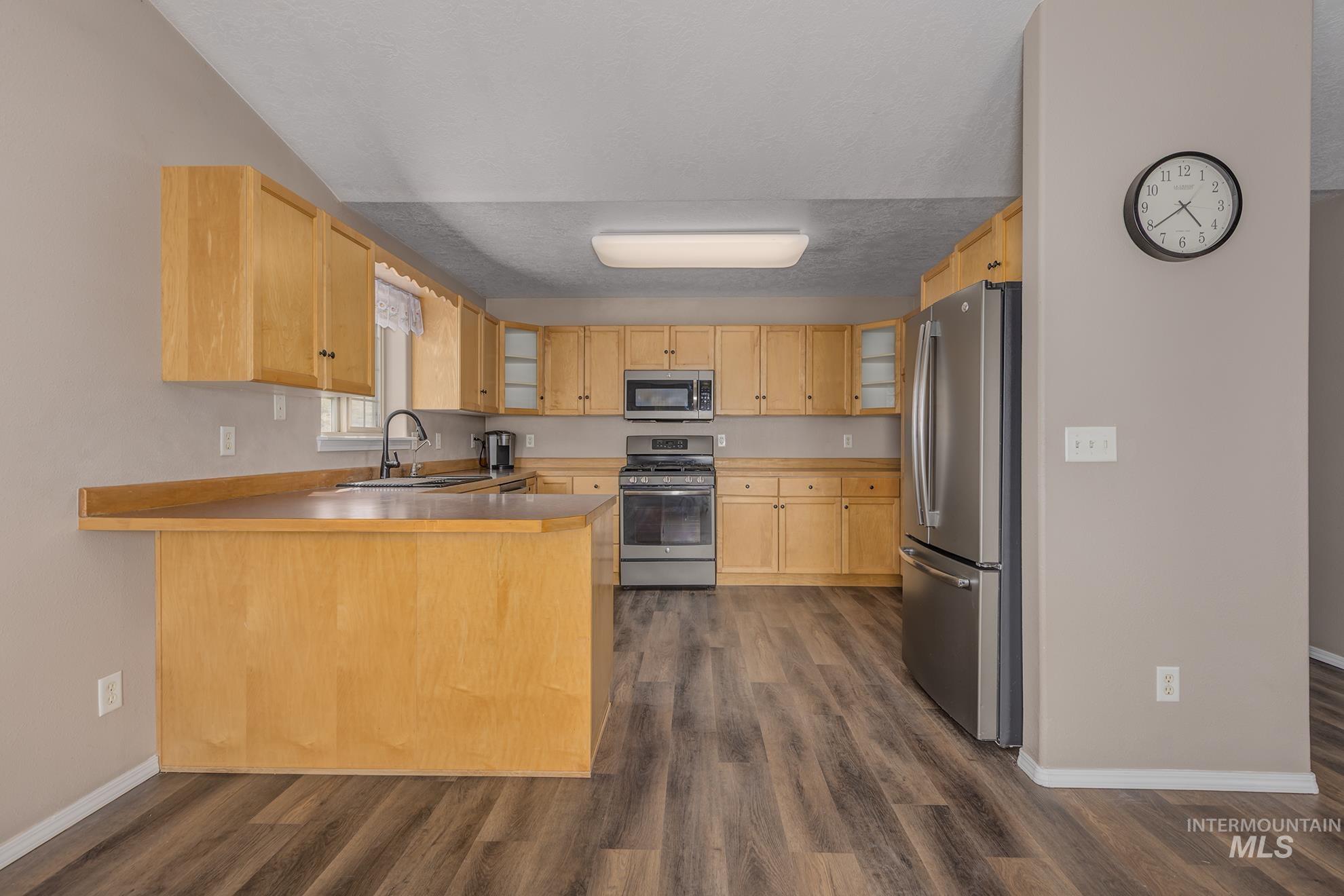 1715 Striker Lane, Weiser, Idaho 83672, 3 Bedrooms, 3 Bathrooms, Residential For Sale, Price $775,000,MLS 98974046