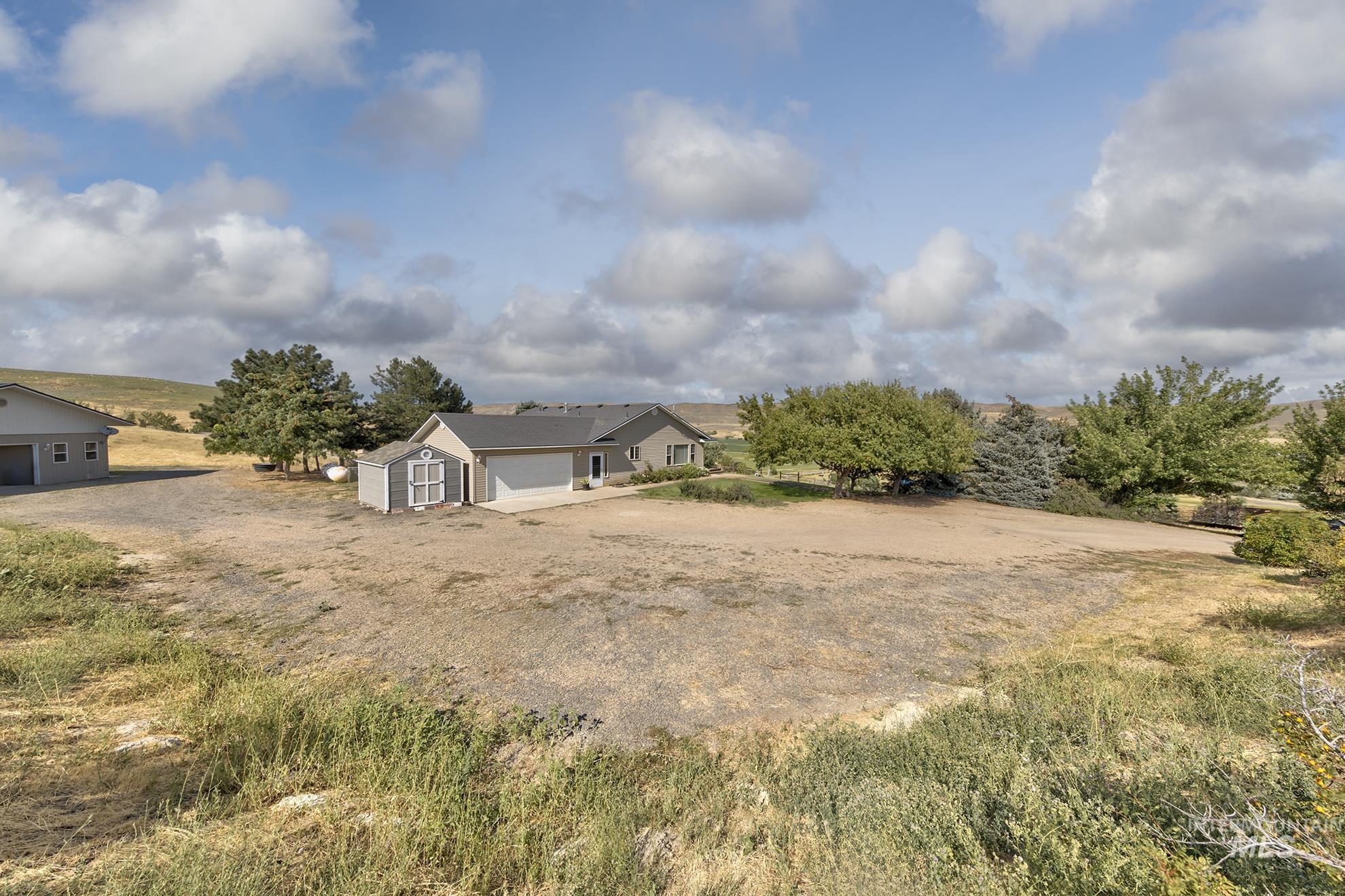 1715 Striker Lane, Weiser, Idaho 83672, 3 Bedrooms, 3 Bathrooms, Residential For Sale, Price $775,000,MLS 98974046