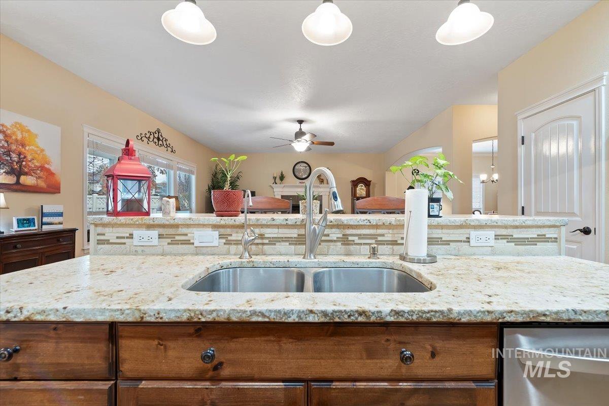 2998 E Shadowwolf Dr, Eagle, Idaho 83616, 5 Bedrooms, 2.5 Bathrooms, Residential For Sale, Price $799,900,MLS 98974047