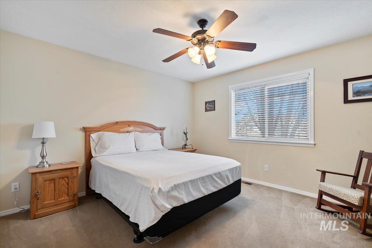 2998 E Shadowwolf Dr, Eagle, Idaho 83616, 5 Bedrooms, 2.5 Bathrooms, Residential For Sale, Price $799,900,MLS 98974047