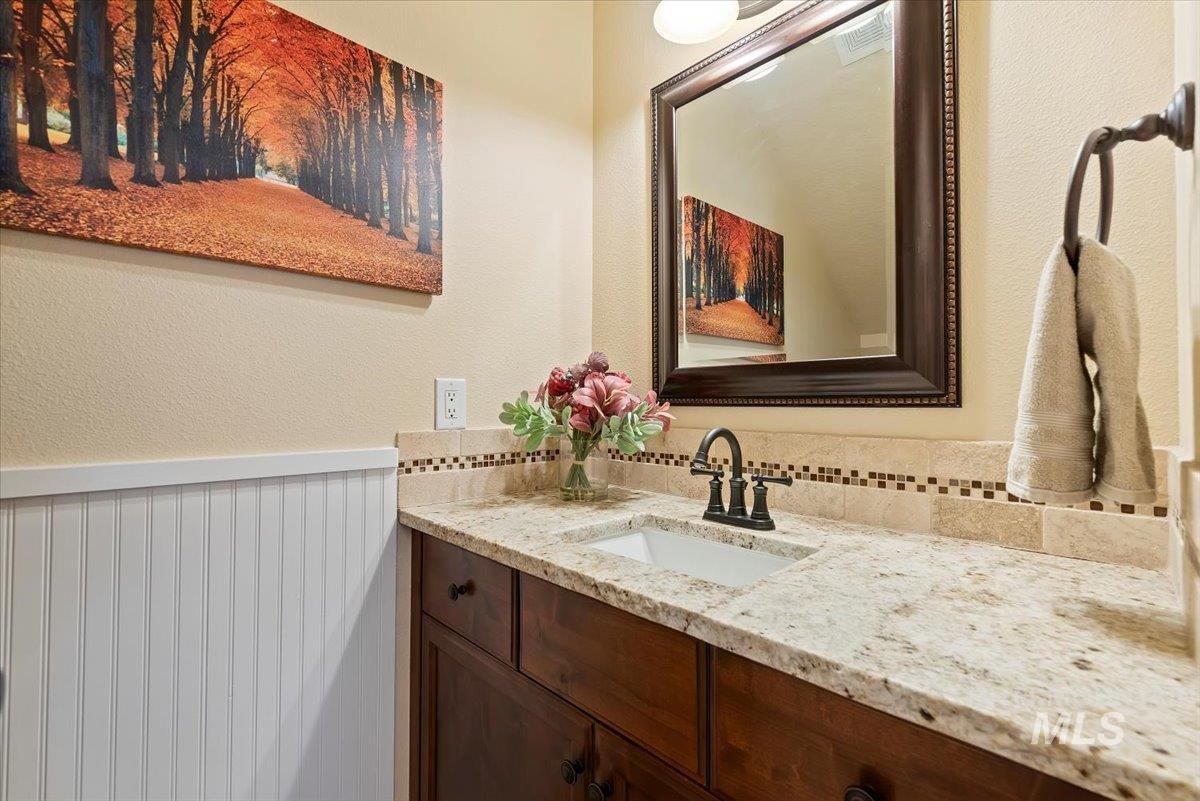 2998 E Shadowwolf Dr, Eagle, Idaho 83616, 5 Bedrooms, 2.5 Bathrooms, Residential For Sale, Price $799,900,MLS 98974047