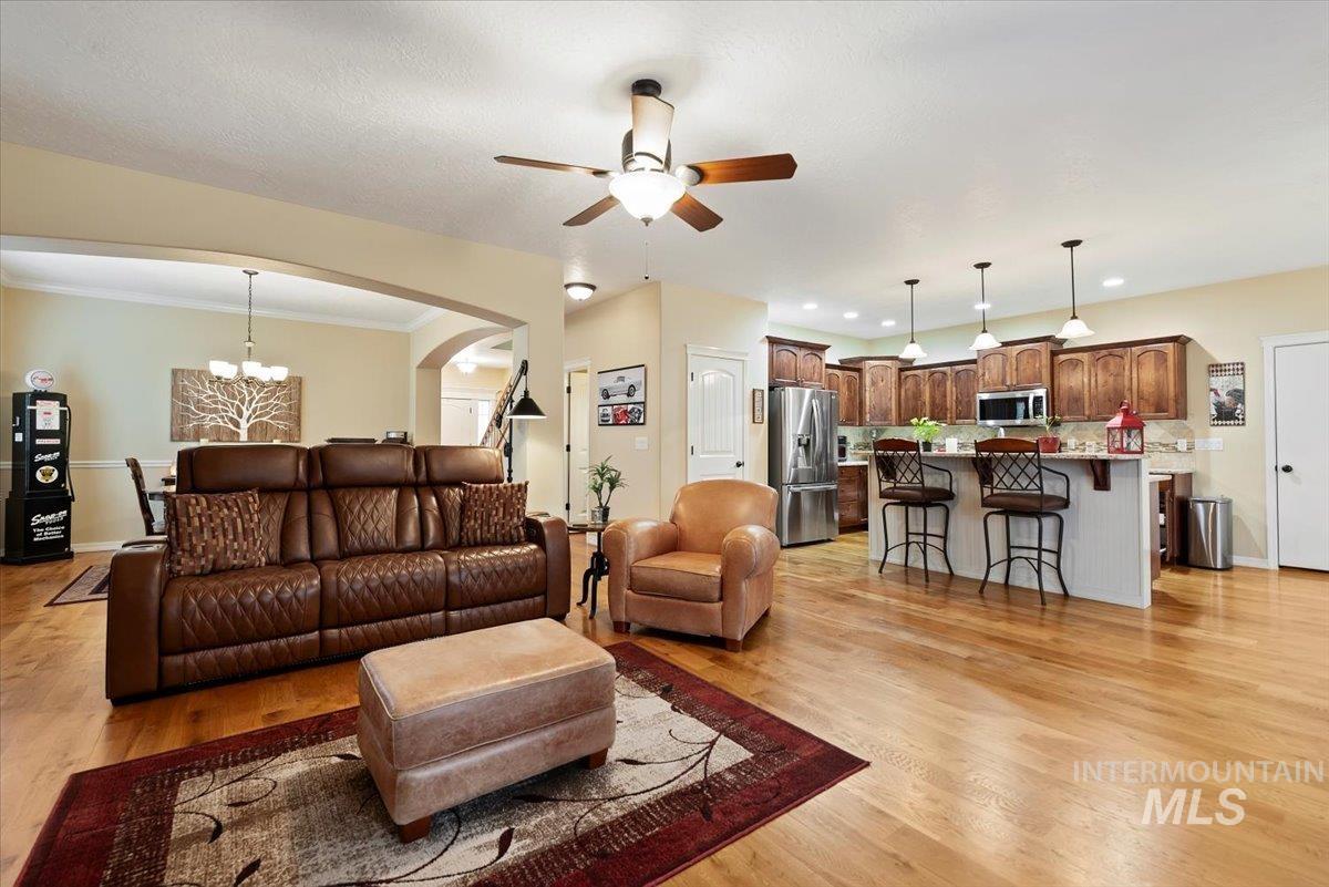 2998 E Shadowwolf Dr, Eagle, Idaho 83616, 5 Bedrooms, 2.5 Bathrooms, Residential For Sale, Price $799,900,MLS 98974047