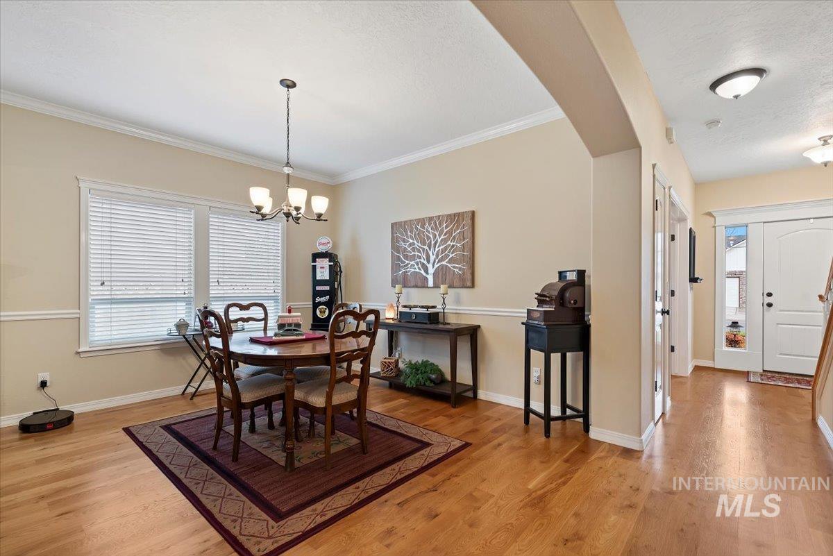 2998 E Shadowwolf Dr, Eagle, Idaho 83616, 5 Bedrooms, 2.5 Bathrooms, Residential For Sale, Price $799,900,MLS 98974047