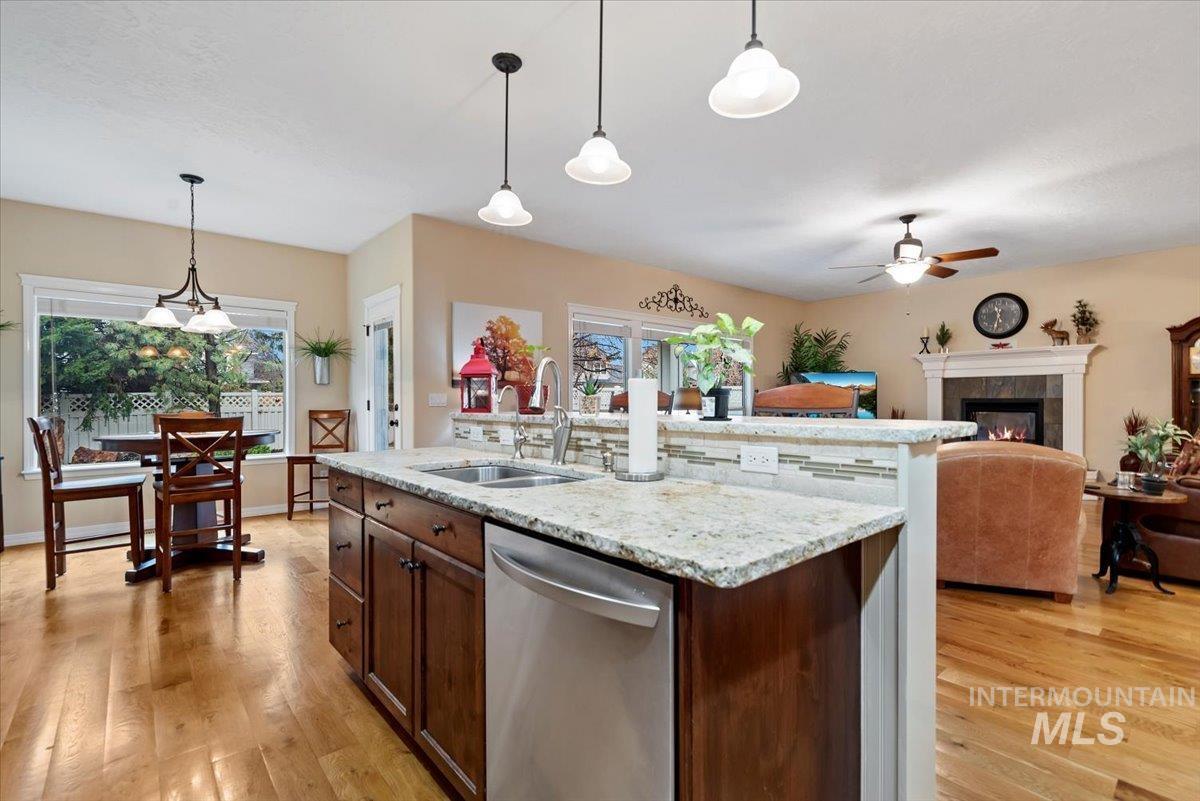 2998 E Shadowwolf Dr, Eagle, Idaho 83616, 5 Bedrooms, 2.5 Bathrooms, Residential For Sale, Price $799,900,MLS 98974047