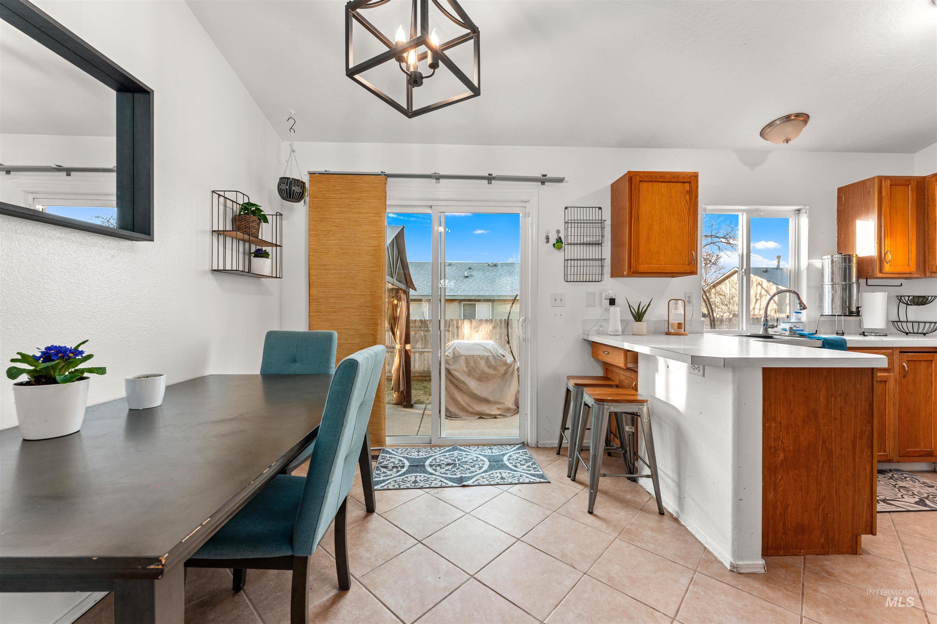 1553 W Ryegrass Ct., Kuna, Idaho 83634, 3 Bedrooms, 2 Bathrooms, Residential For Sale, Price $384,900,MLS 98974049