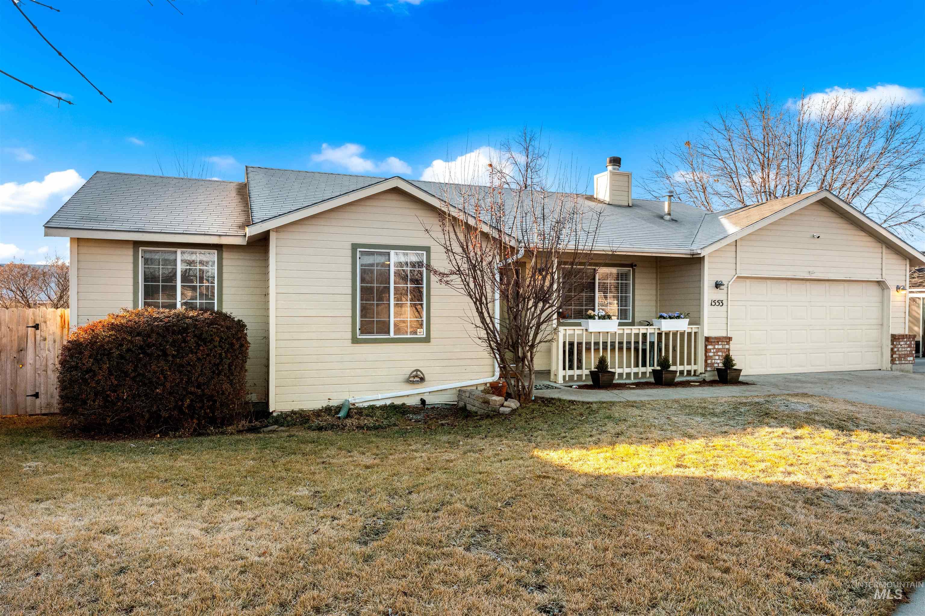 1553 W Ryegrass Ct., Kuna, Idaho 83634, 3 Bedrooms, 2 Bathrooms, Residential For Sale, Price $384,900,MLS 98974049