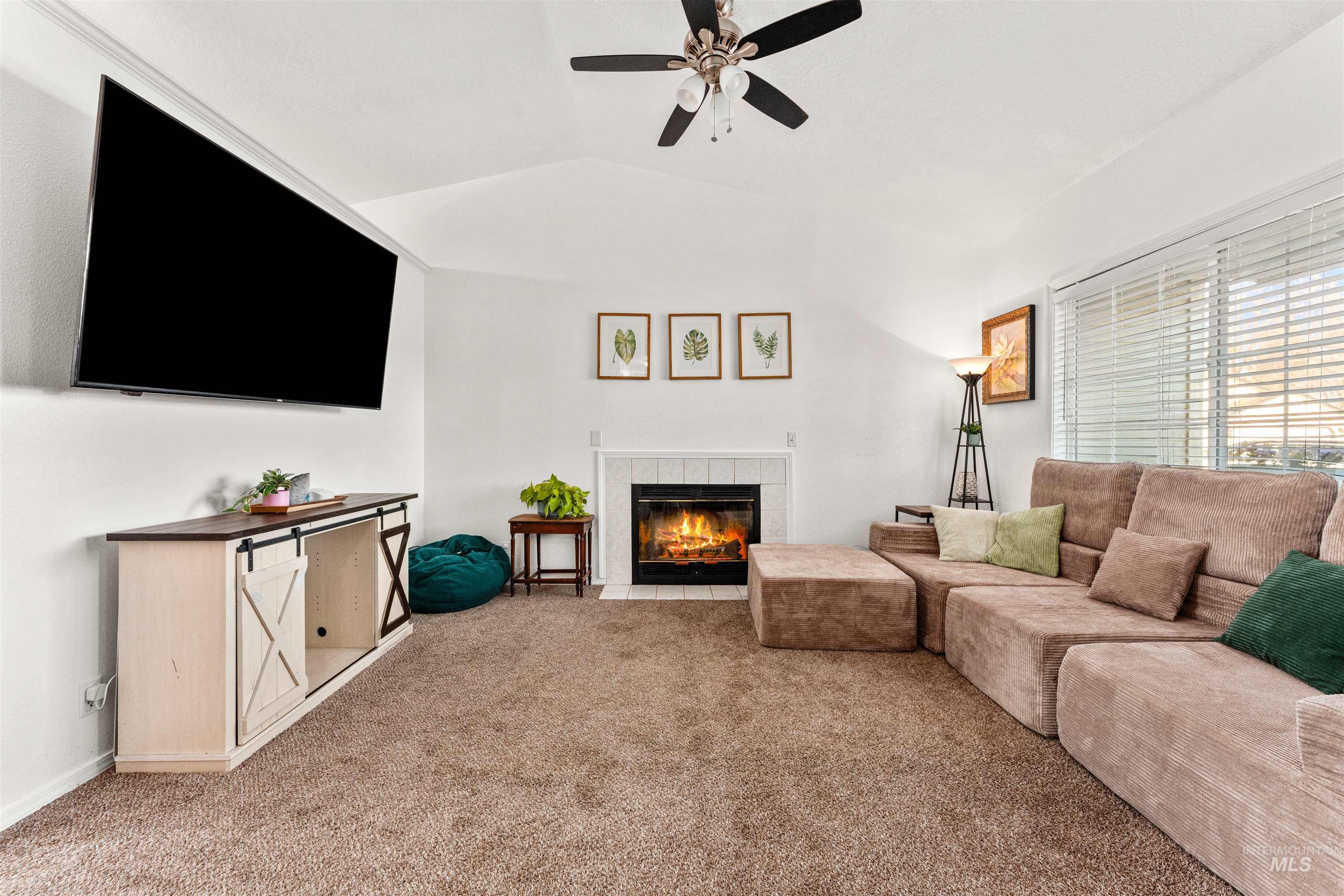 1553 W Ryegrass Ct., Kuna, Idaho 83634, 3 Bedrooms, 2 Bathrooms, Residential For Sale, Price $384,900,MLS 98974049