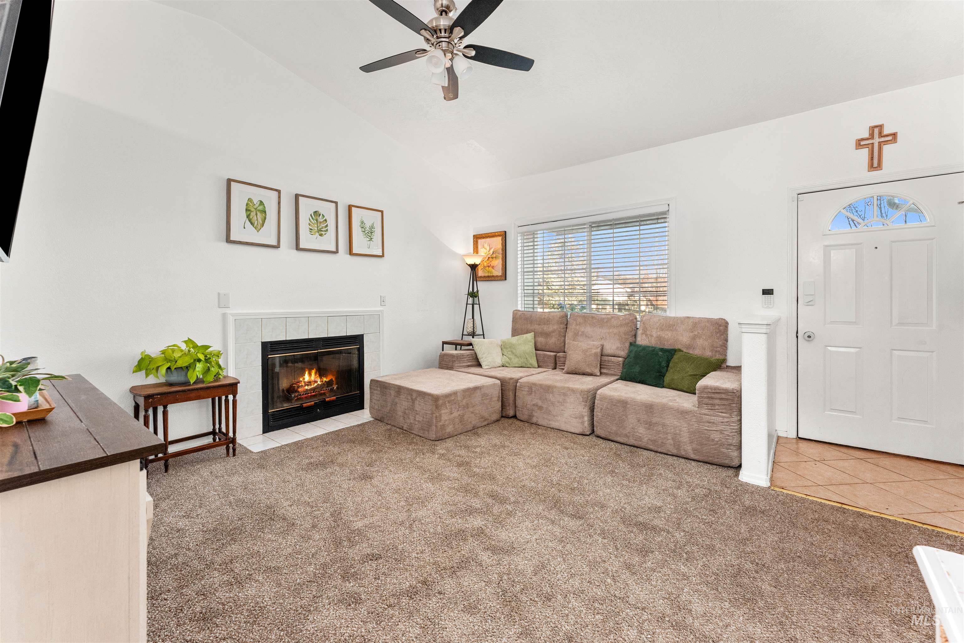 1553 W Ryegrass Ct., Kuna, Idaho 83634, 3 Bedrooms, 2 Bathrooms, Residential For Sale, Price $384,900,MLS 98974049