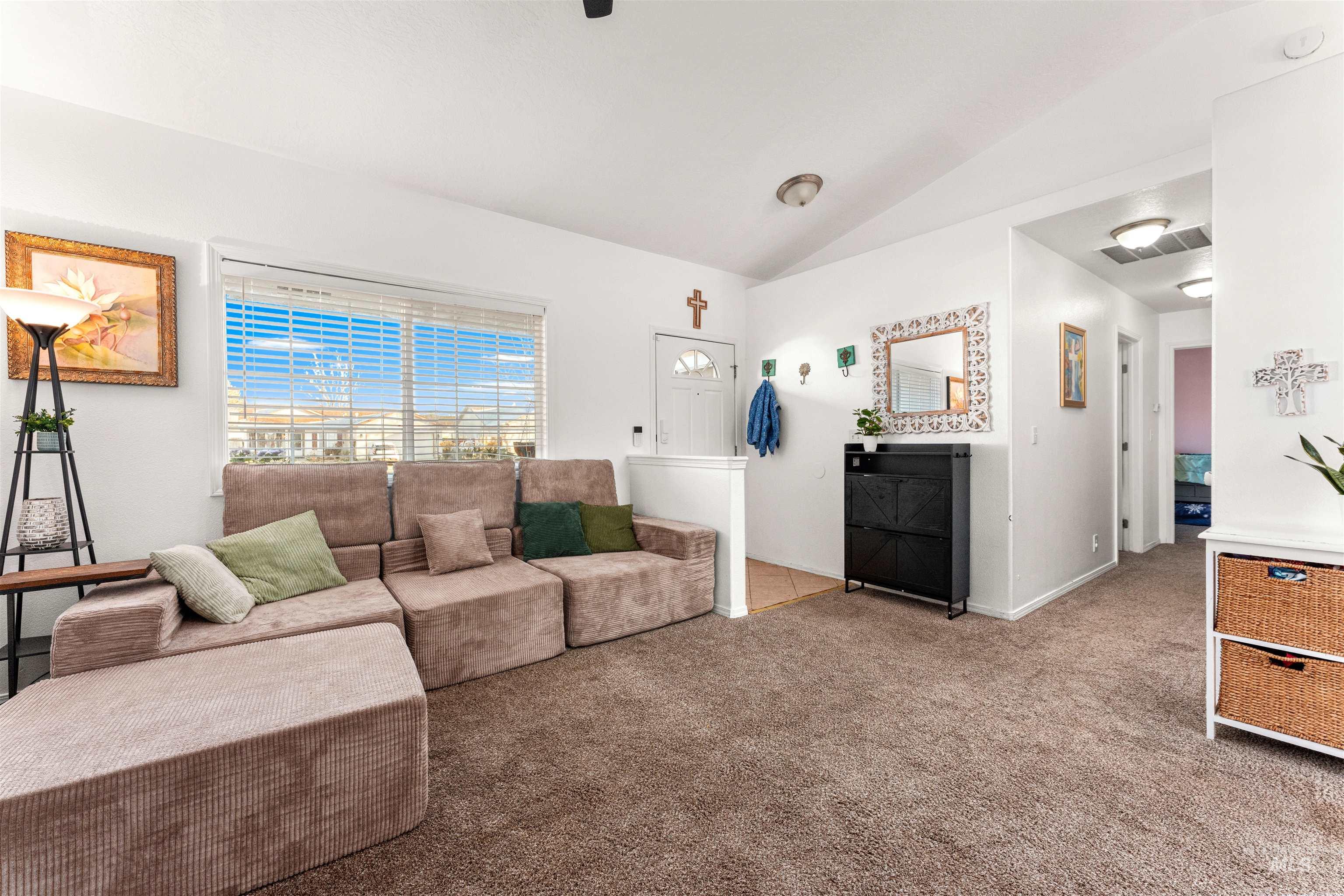 1553 W Ryegrass Ct., Kuna, Idaho 83634, 3 Bedrooms, 2 Bathrooms, Residential For Sale, Price $384,900,MLS 98974049