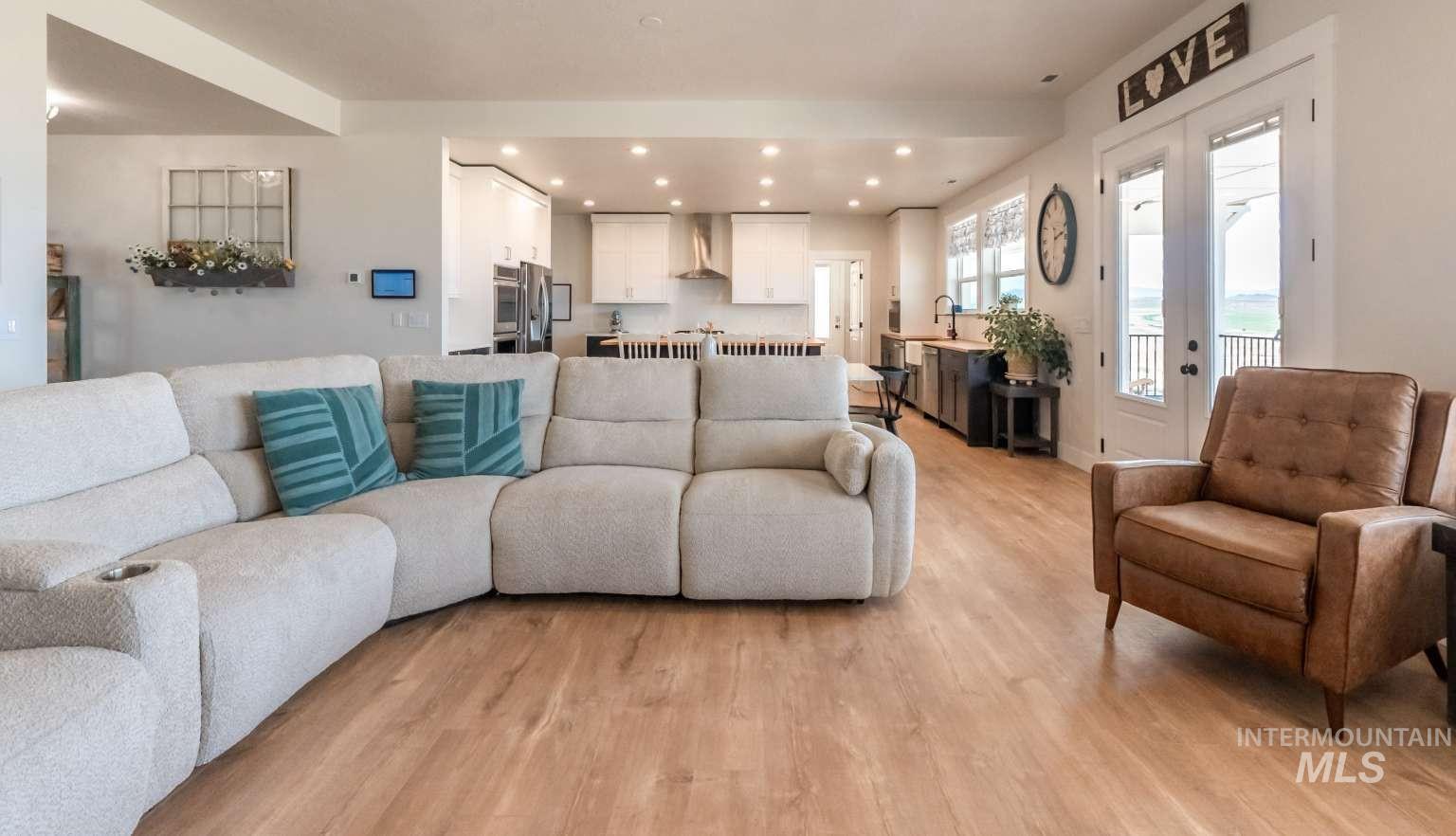 9853 Salmon Ridge Pl, Nampa, Idaho 83686, 6 Bedrooms, 4.5 Bathrooms, Residential For Sale, Price $1,744,000,MLS 98974050