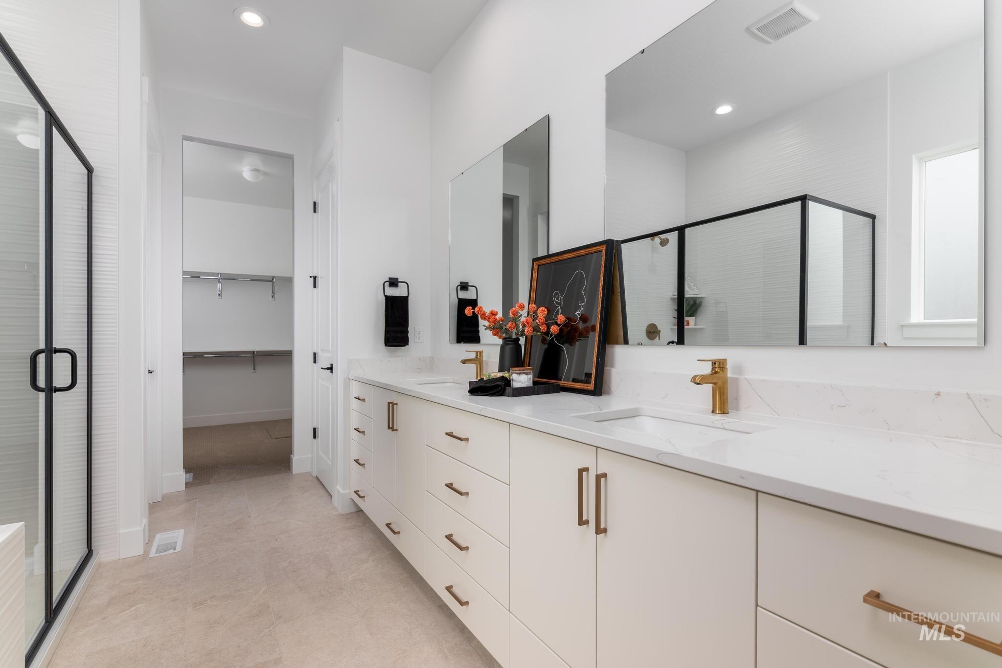 5174 W River Oaks Dr, Meridian, Idaho 83646, 4 Bedrooms, 3 Bathrooms, Residential For Sale, Price $699,000, 98974051