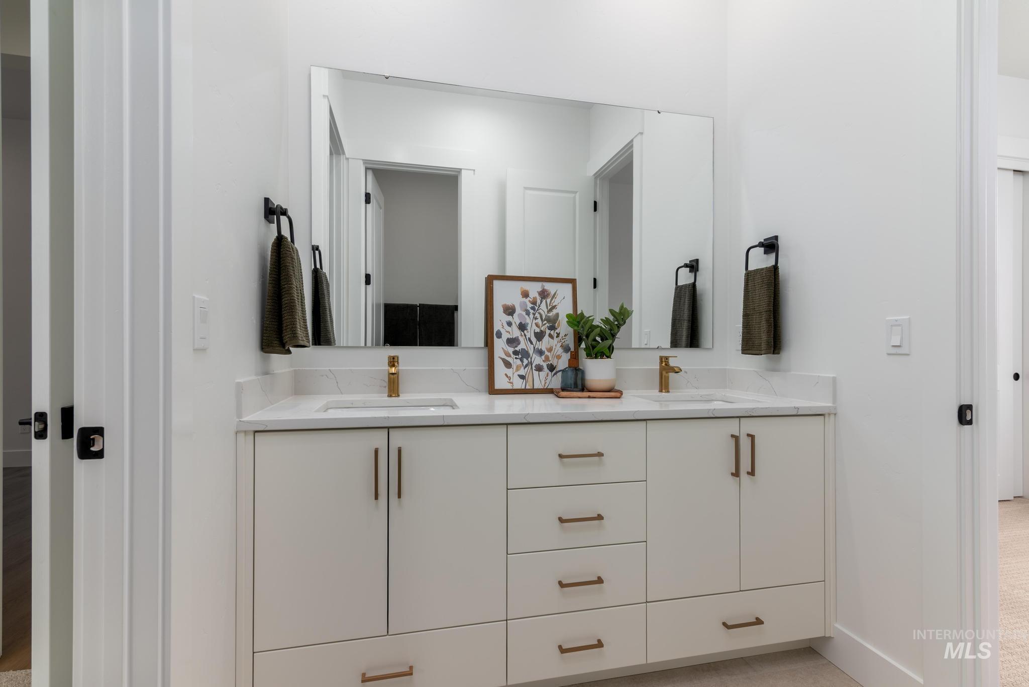 5174 W River Oaks Dr, Meridian, Idaho 83646, 4 Bedrooms, 3 Bathrooms, Residential For Sale, Price $699,000, 98974051