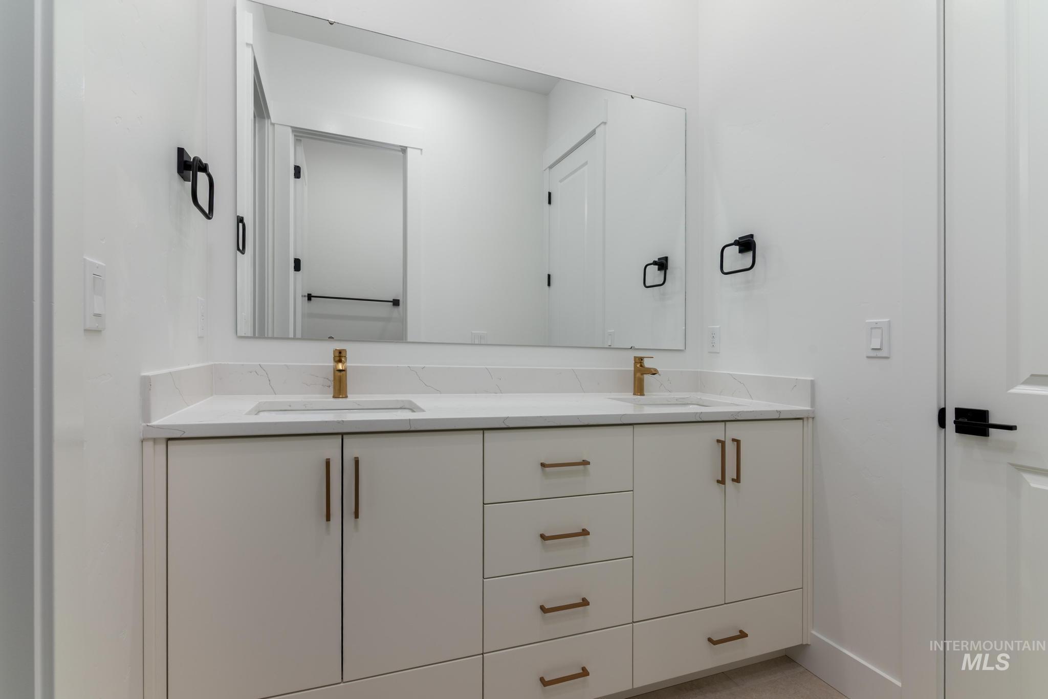 5174 W River Oaks Dr, Meridian, Idaho 83646, 4 Bedrooms, 3 Bathrooms, Residential For Sale, Price $699,000,MLS 98974051