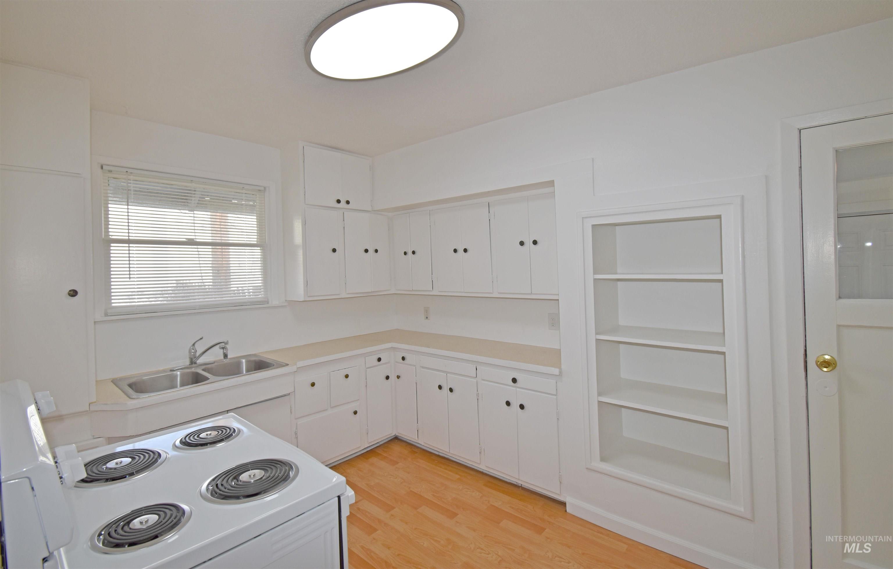 933 9th Street, Clarkston, Washington 99403, 2 Bedrooms, 1 Bathroom, Residential For Sale, Price $235,000,MLS 98974053