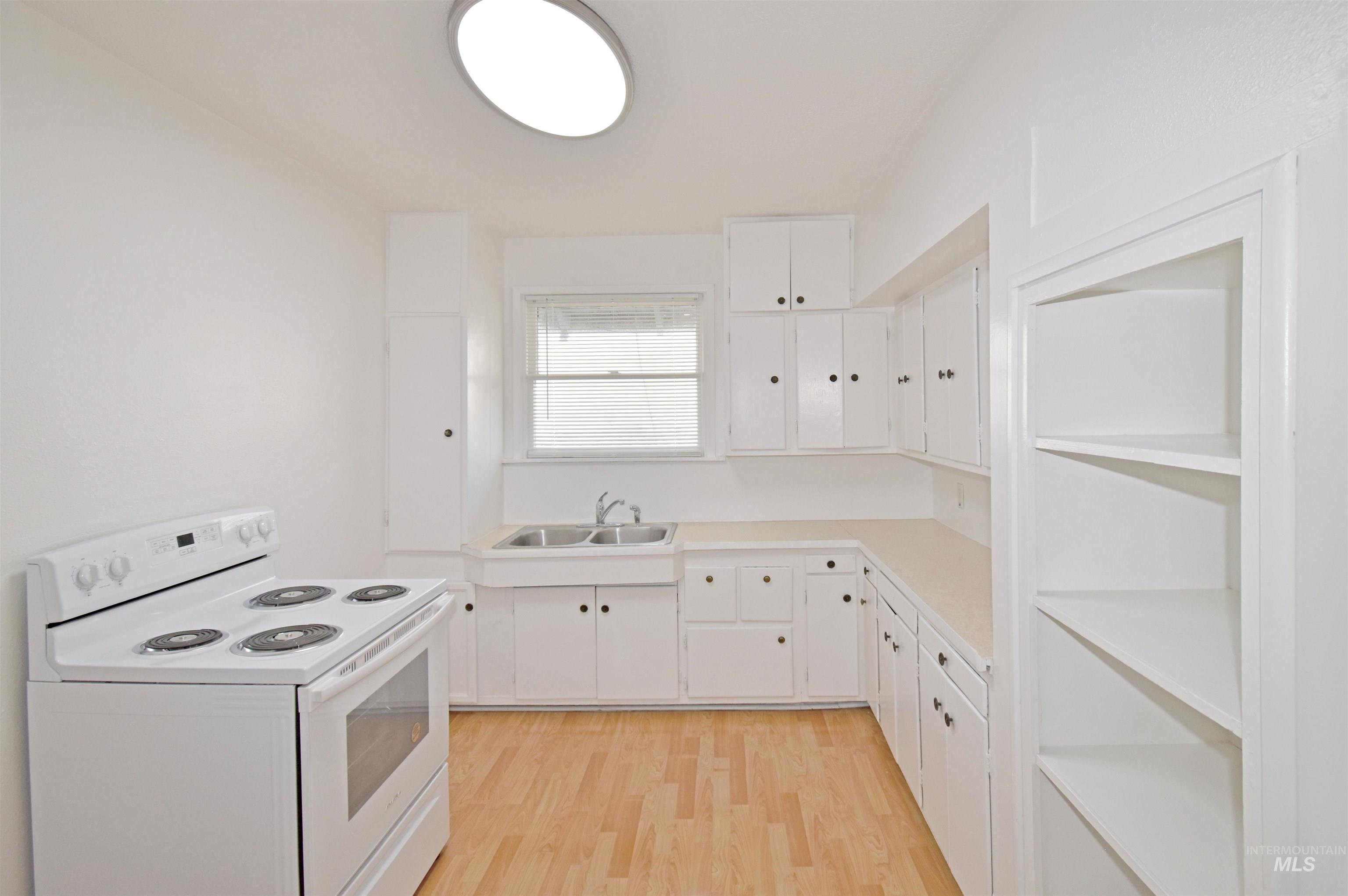 933 9th Street, Clarkston, Washington 99403, 2 Bedrooms, 1 Bathroom, Residential For Sale, Price $235,000,MLS 98974053