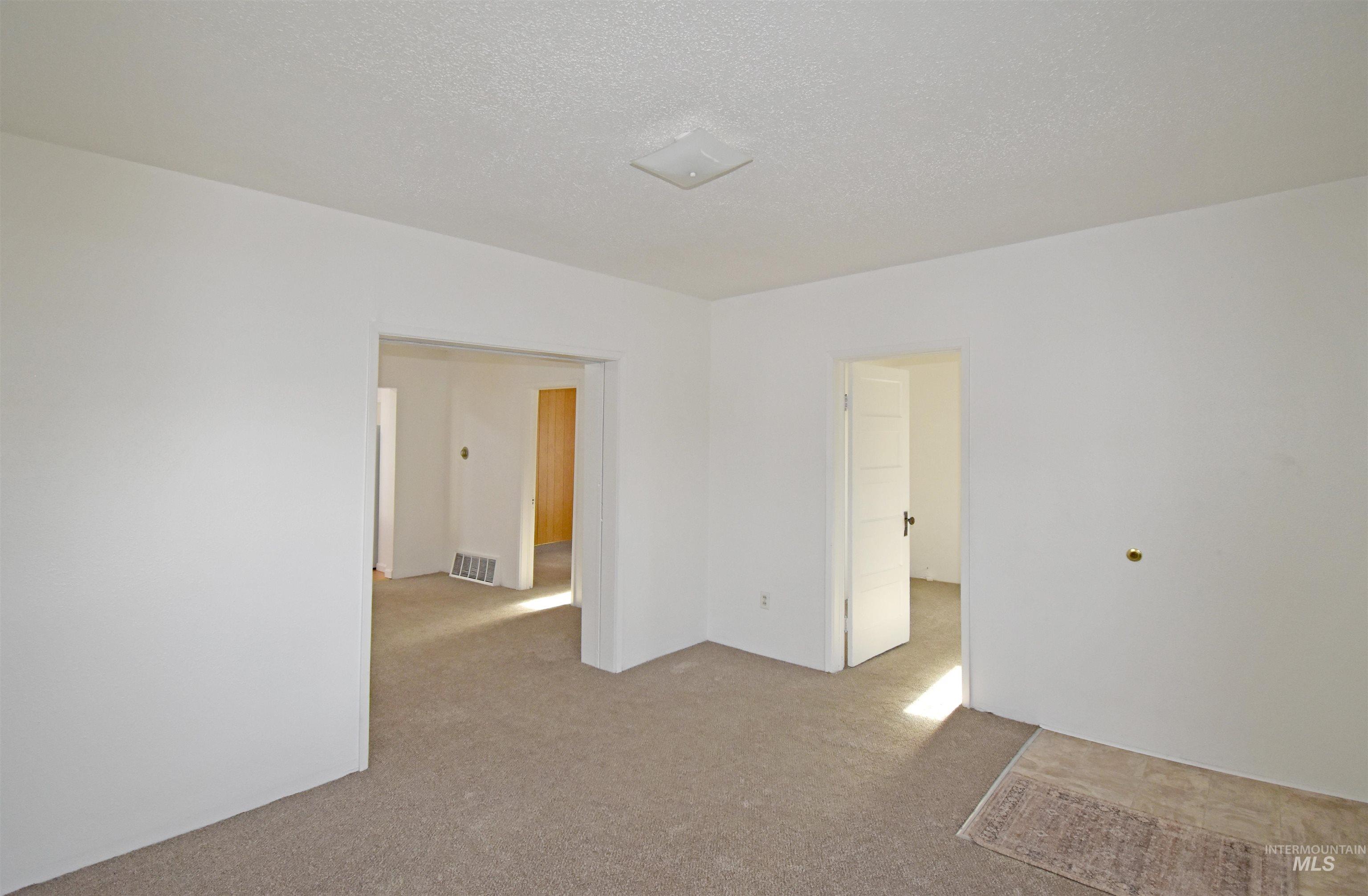 933 9th Street, Clarkston, Washington 99403, 2 Bedrooms, 1 Bathroom, Residential For Sale, Price $235,000,MLS 98974053