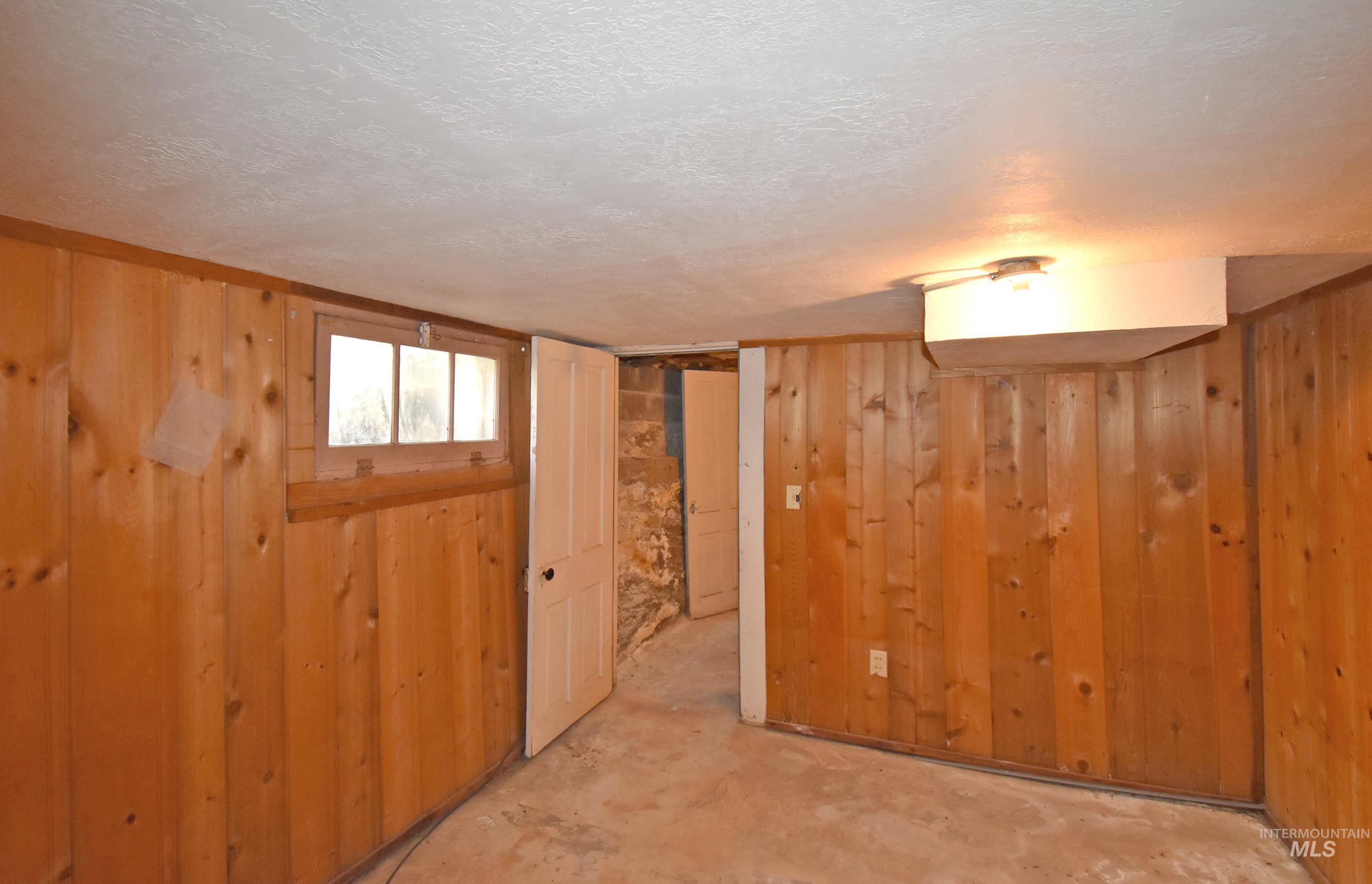 933 9th Street, Clarkston, Washington 99403, 2 Bedrooms, 1 Bathroom, Residential For Sale, Price $235,000,MLS 98974053