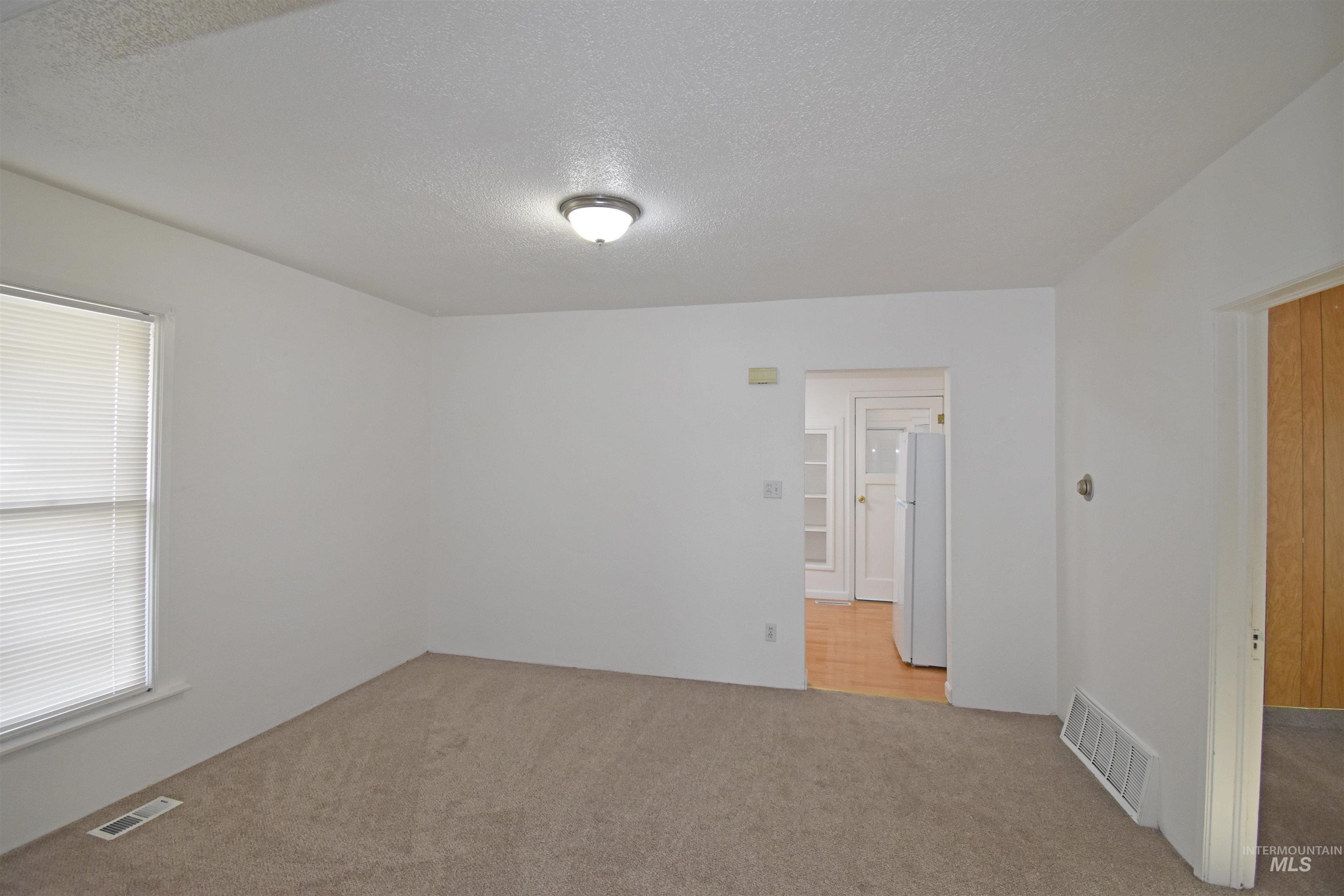 933 9th Street, Clarkston, Washington 99403, 2 Bedrooms, 1 Bathroom, Residential For Sale, Price $235,000,MLS 98974053