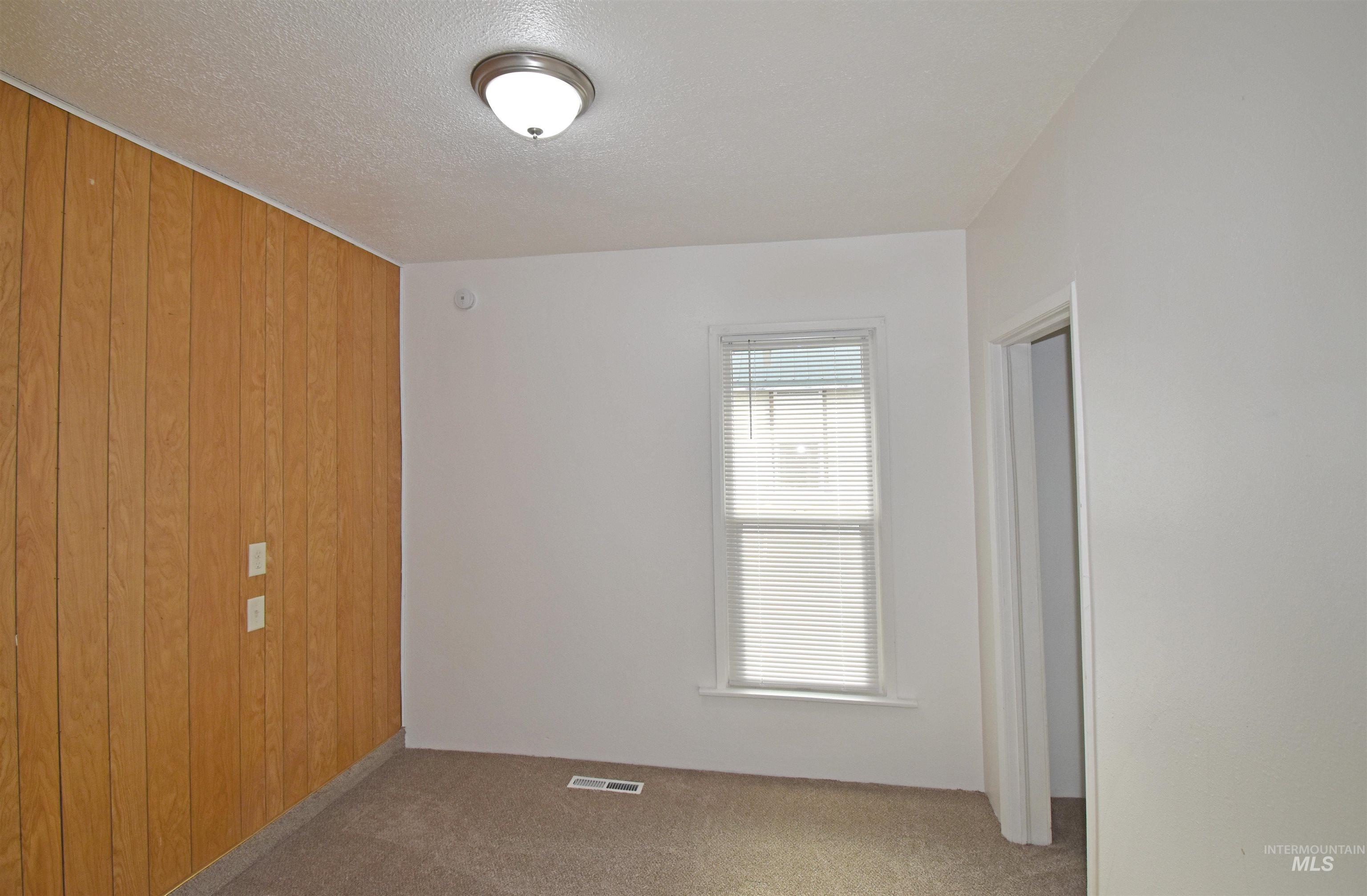 933 9th Street, Clarkston, Washington 99403, 2 Bedrooms, 1 Bathroom, Residential For Sale, Price $235,000,MLS 98974053