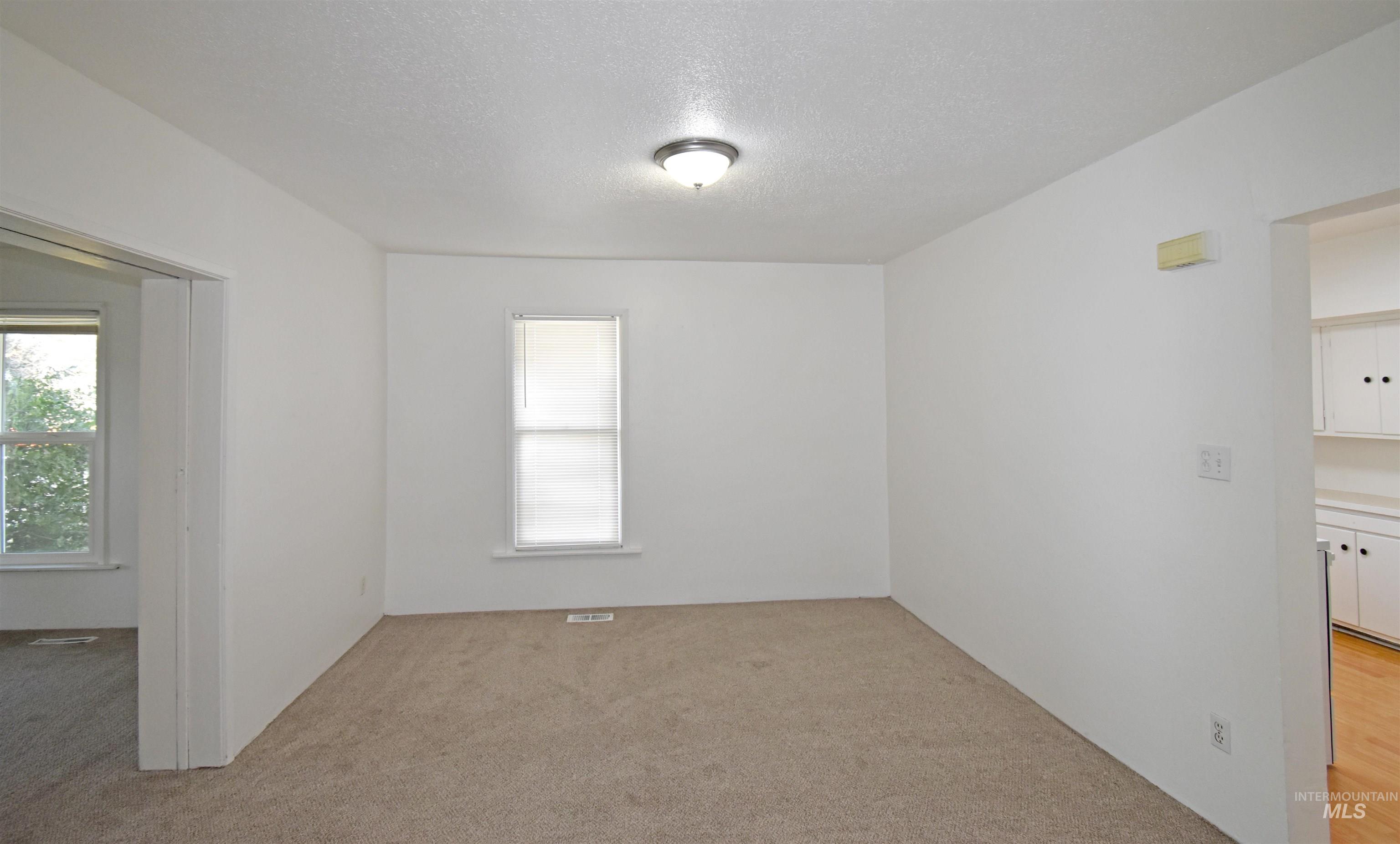 933 9th Street, Clarkston, Washington 99403, 2 Bedrooms, 1 Bathroom, Residential For Sale, Price $235,000,MLS 98974053