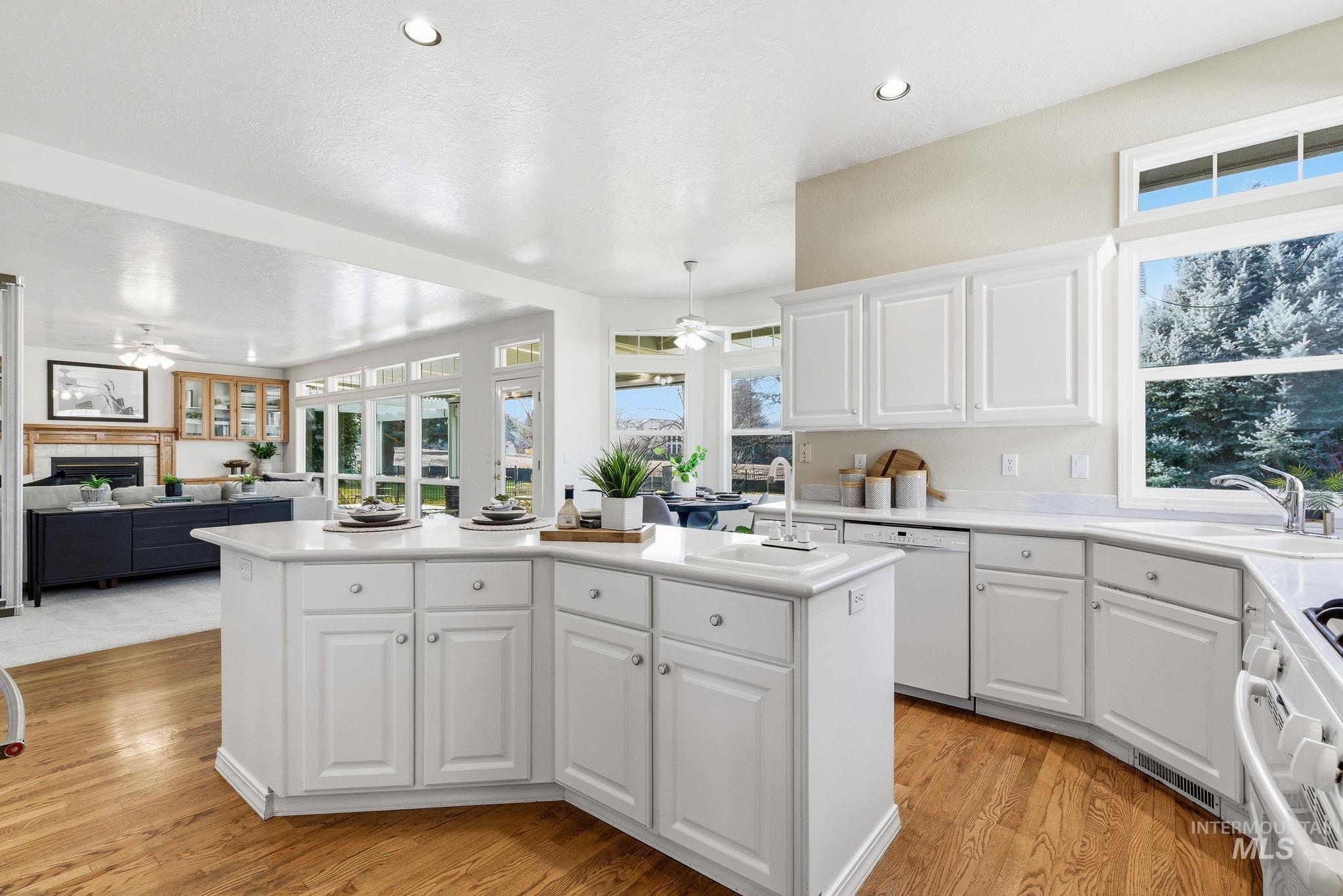 6273 N Fair Oaks Pl, Garden City, Idaho 83703, 4 Bedrooms, 3 Bathrooms, Residential For Sale, Price $899,990,MLS 98974054