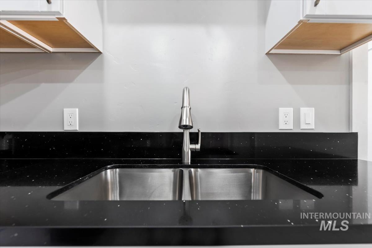 2420 SW Buckey Dr, Mountain Home, Idaho 83647, 3 Bedrooms, 2 Bathrooms, Residential For Sale, Price $509,900,MLS 98974057