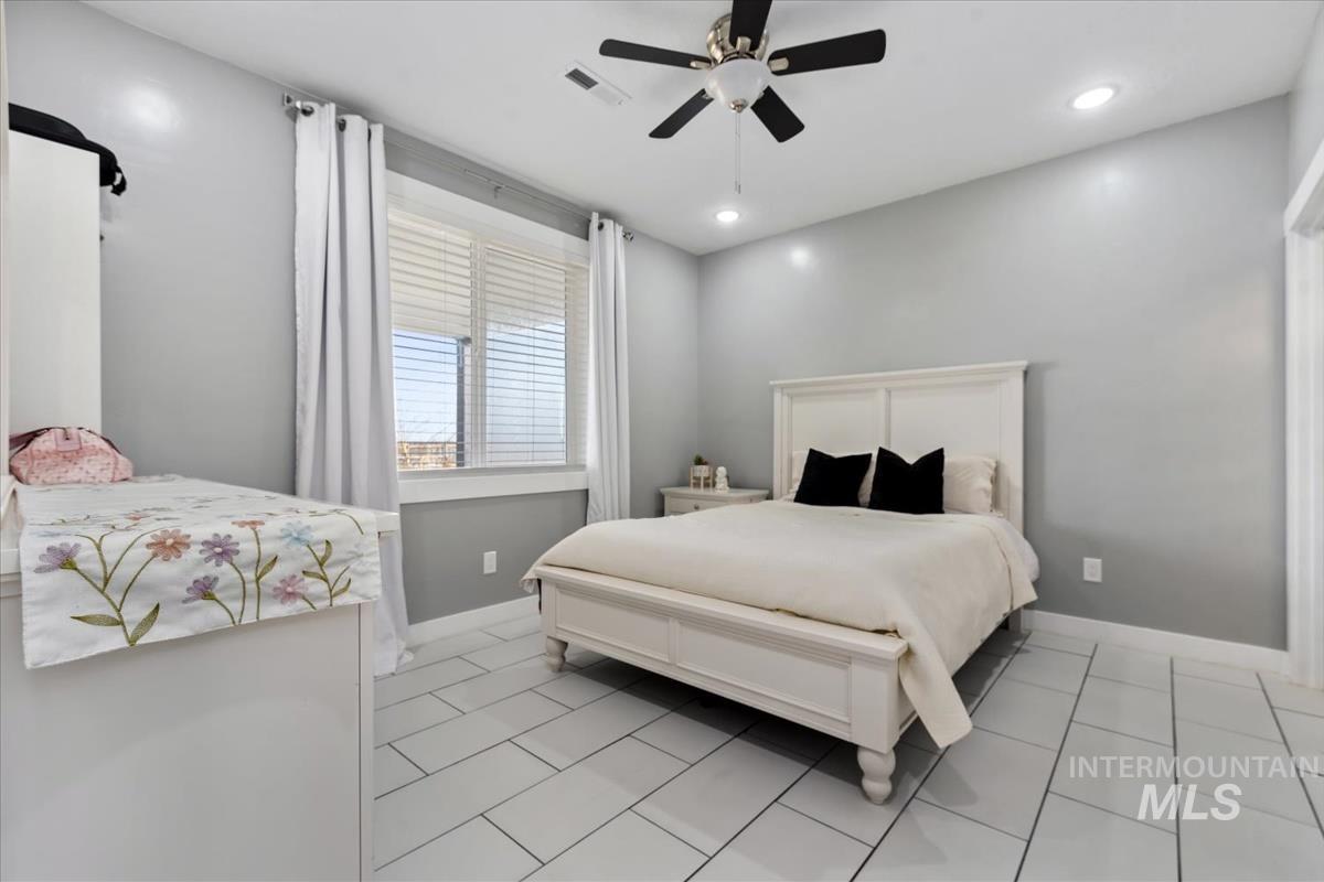 2420 SW Buckey Dr, Mountain Home, Idaho 83647, 3 Bedrooms, 2 Bathrooms, Residential For Sale, Price $509,900,MLS 98974057