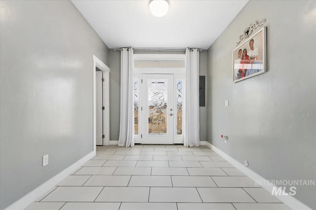 2420 SW Buckey Dr, Mountain Home, Idaho 83647, 3 Bedrooms, 2 Bathrooms, Residential For Sale, Price $509,900,MLS 98974057