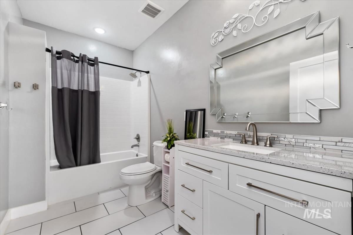 2420 SW Buckey Dr, Mountain Home, Idaho 83647, 3 Bedrooms, 2 Bathrooms, Residential For Sale, Price $509,900,MLS 98974057