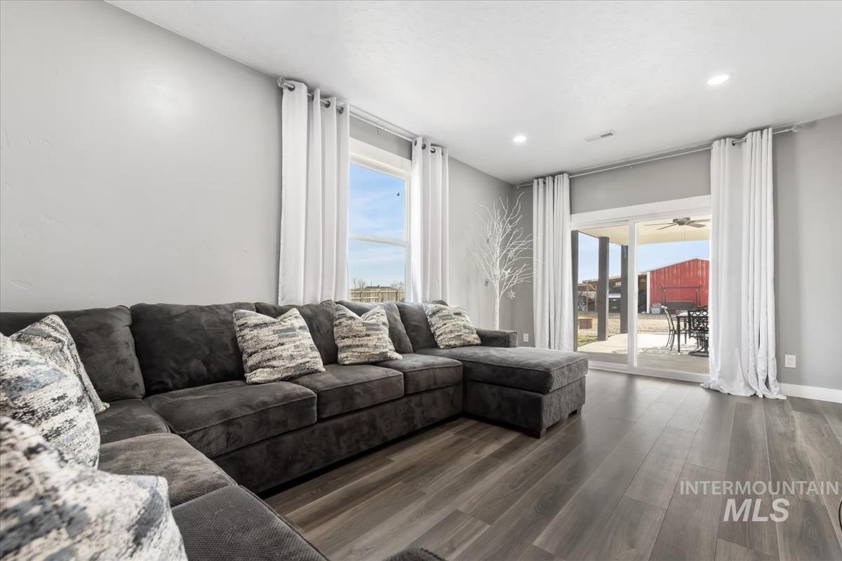 2420 SW Buckey Dr, Mountain Home, Idaho 83647, 3 Bedrooms, 2 Bathrooms, Residential For Sale, Price $509,900,MLS 98974057