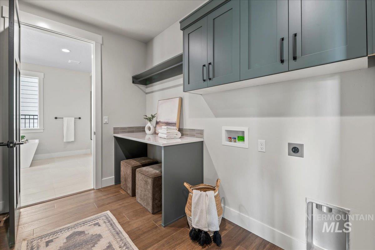 6880 E Chicken Hawk Loop, Nampa, Idaho 83686, 4 Bedrooms, 4 Bathrooms, Residential For Sale, Price $1,074,900,MLS 98974060