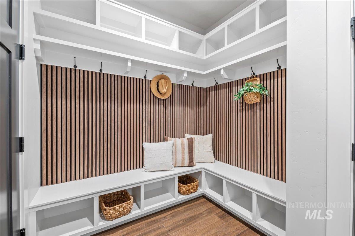 6880 E Chicken Hawk Loop, Nampa, Idaho 83686, 4 Bedrooms, 4 Bathrooms, Residential For Sale, Price $1,074,900,MLS 98974060