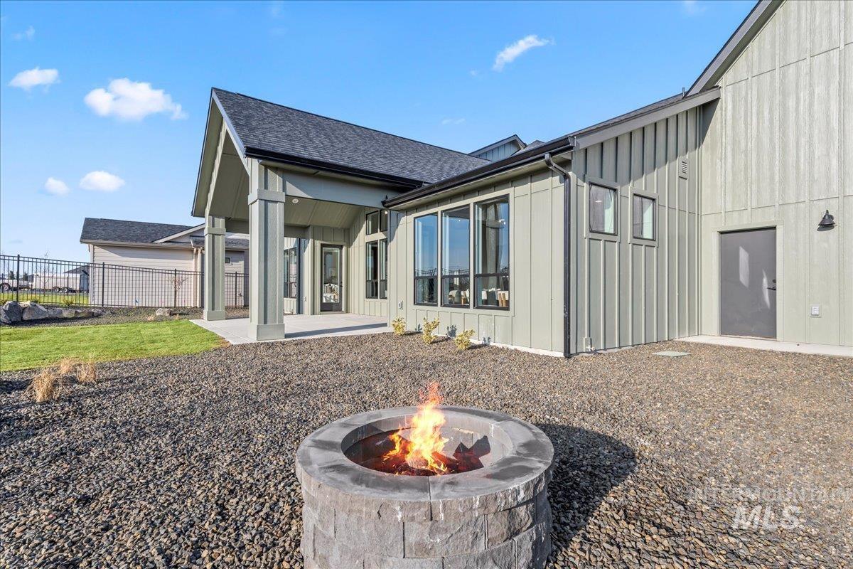 6880 E Chicken Hawk Loop, Nampa, Idaho 83686, 4 Bedrooms, 4 Bathrooms, Residential For Sale, Price $1,074,900,MLS 98974060