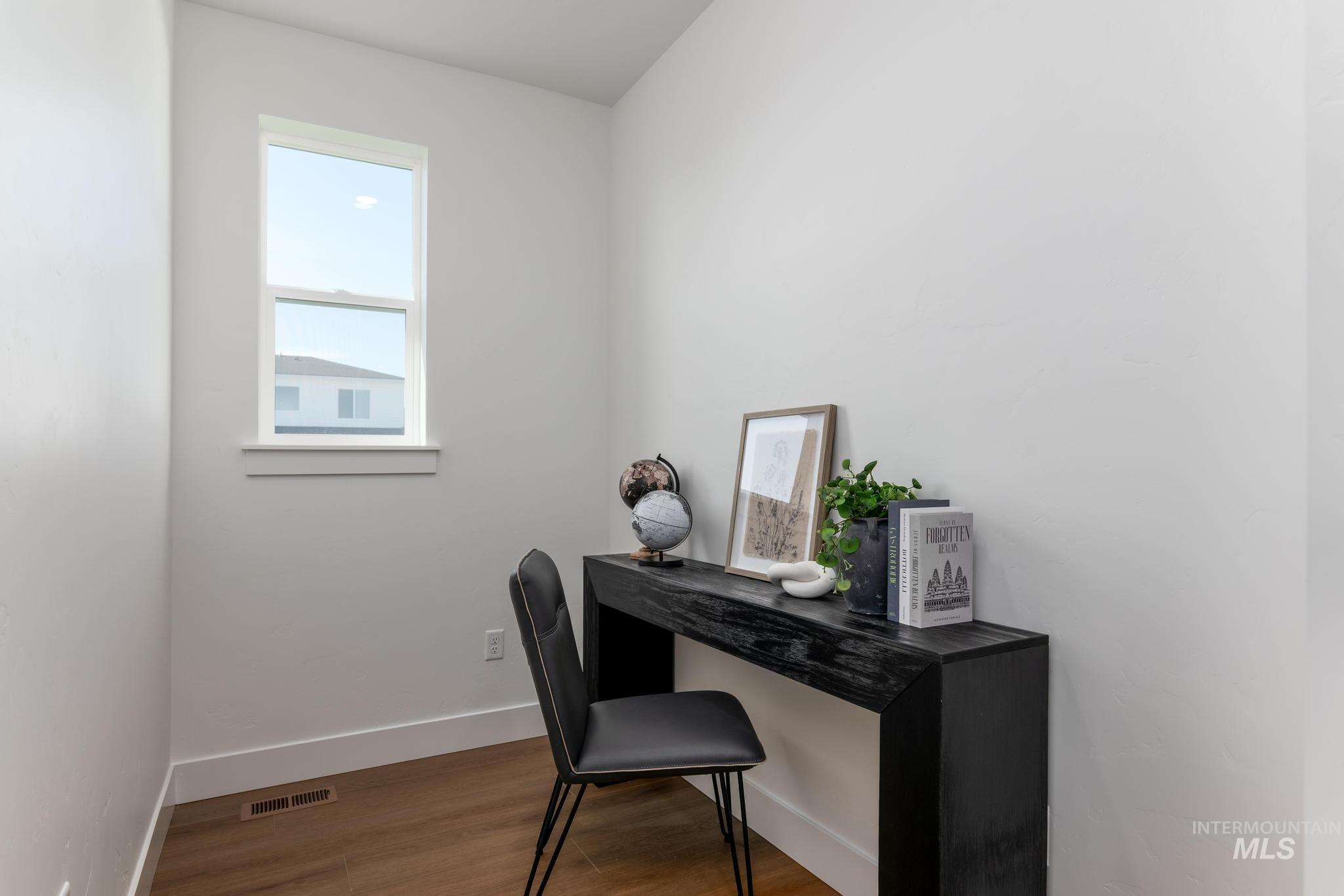 1689 W Paloma Ridge St, Meridian, Idaho 83642, 3 Bedrooms, 2 Bathrooms, Residential For Sale, Price $499,000,MLS 98974064