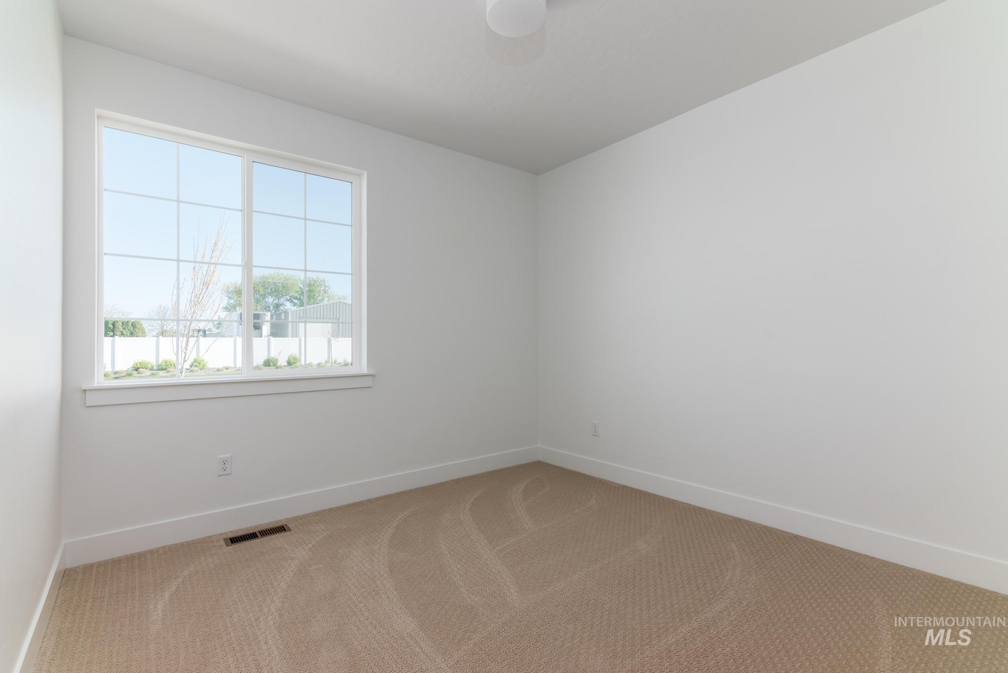 1689 W Paloma Ridge St, Meridian, Idaho 83642, 3 Bedrooms, 2 Bathrooms, Residential For Sale, Price $499,000,MLS 98974064