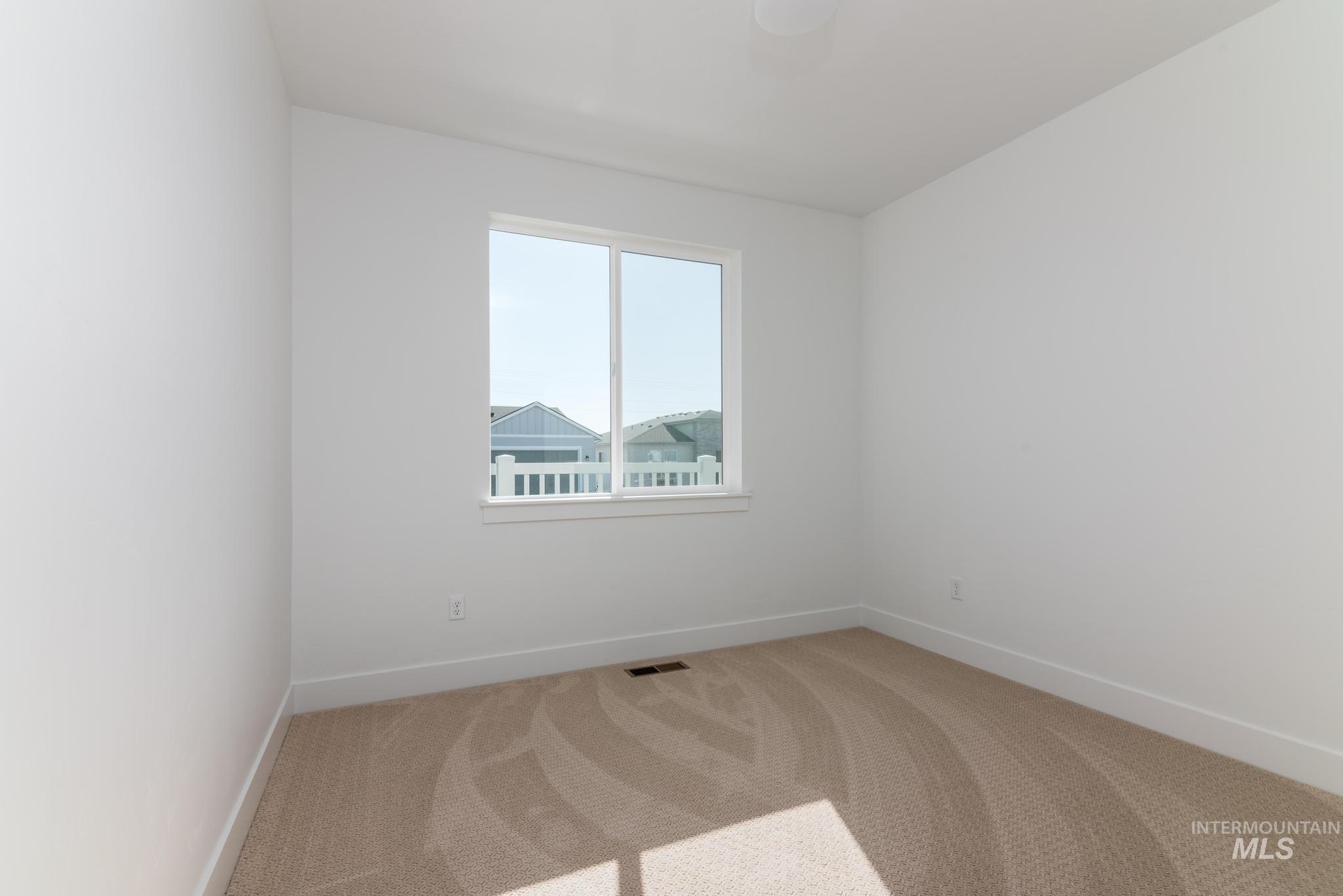 1689 W Paloma Ridge St, Meridian, Idaho 83642, 3 Bedrooms, 2 Bathrooms, Residential For Sale, Price $499,000,MLS 98974064