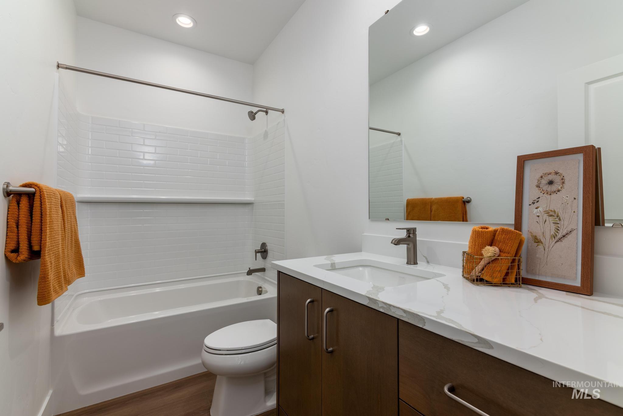 1689 W Paloma Ridge St, Meridian, Idaho 83642, 3 Bedrooms, 2 Bathrooms, Residential For Sale, Price $499,000,MLS 98974064