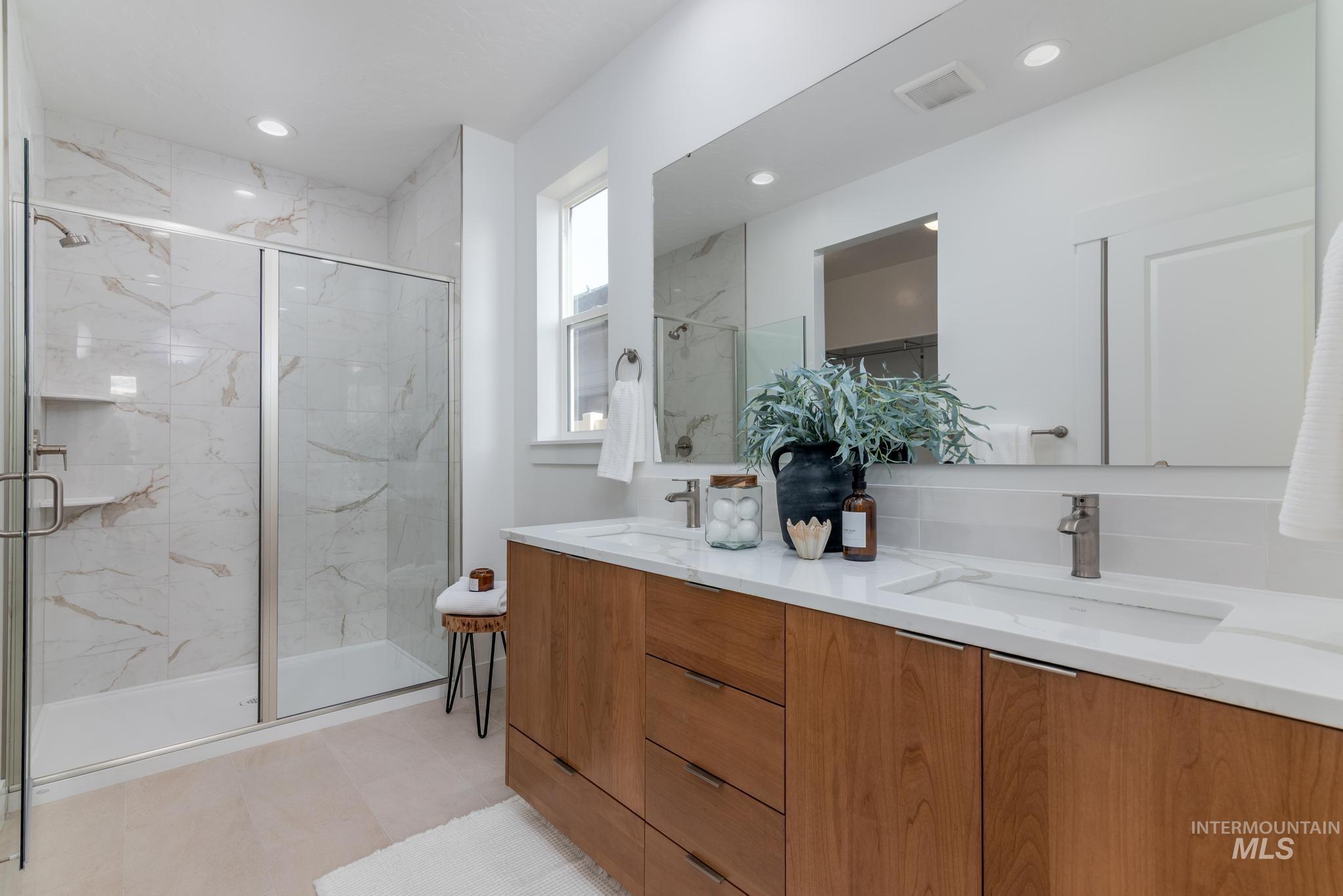 1689 W Paloma Ridge St, Meridian, Idaho 83642, 3 Bedrooms, 2 Bathrooms, Residential For Sale, Price $499,000,MLS 98974064