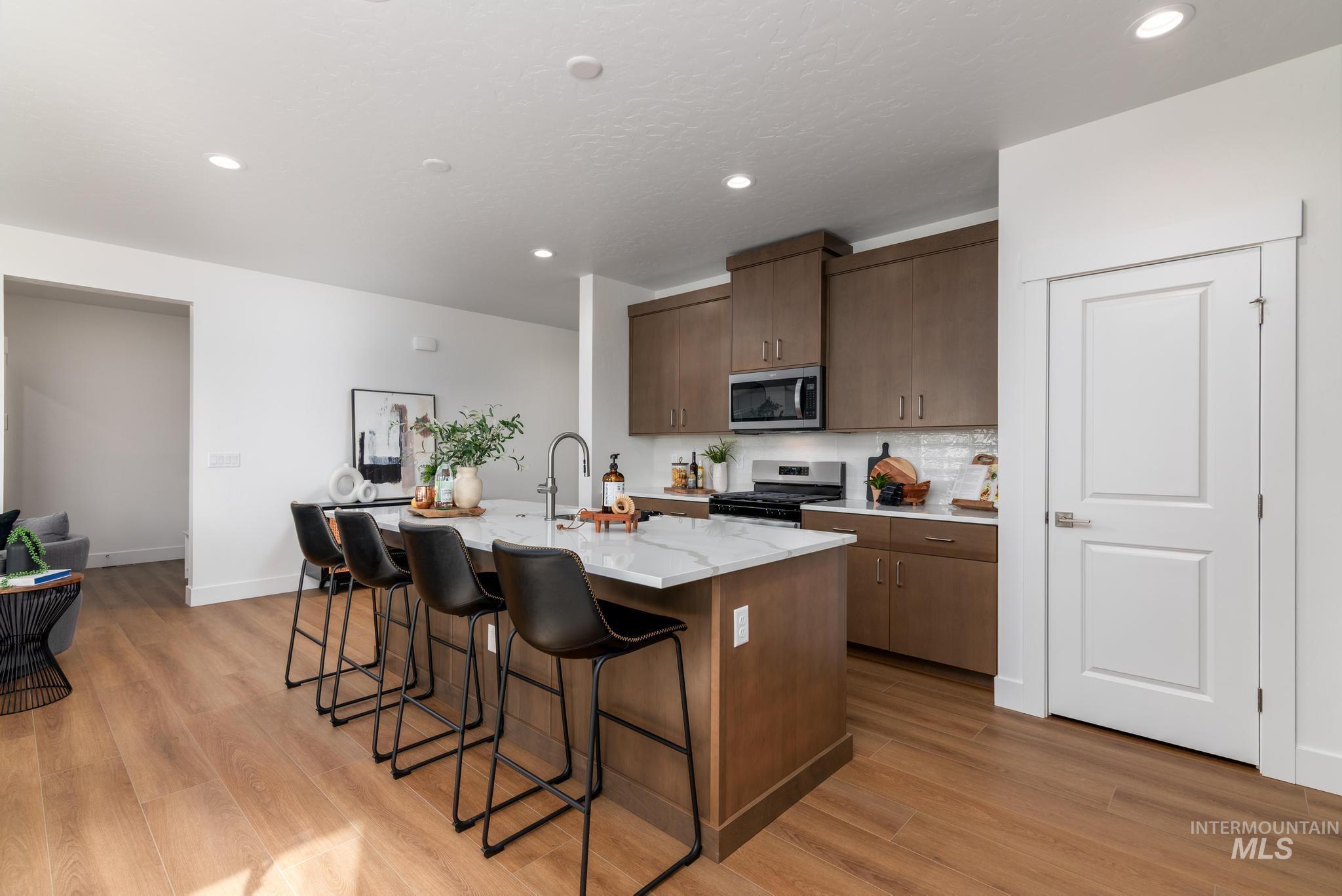 1689 W Paloma Ridge St, Meridian, Idaho 83642, 3 Bedrooms, 2 Bathrooms, Residential For Sale, Price $499,000,MLS 98974064